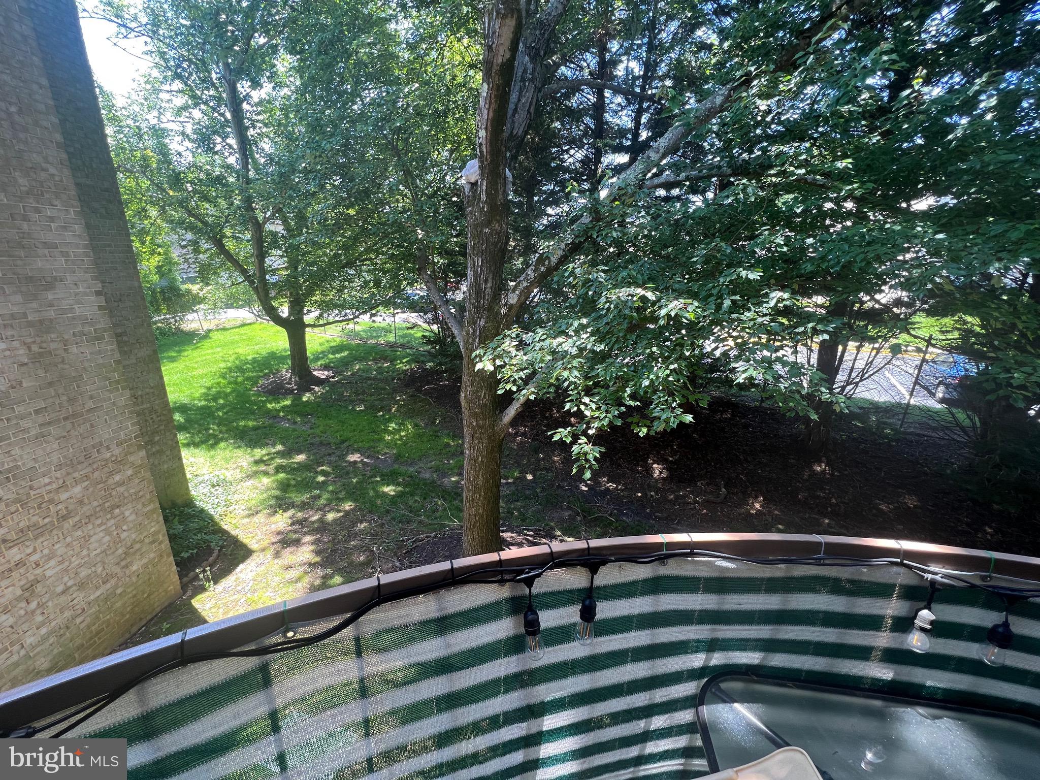 HUNTLEY SQUARE CONDOMINIUMS - Residential