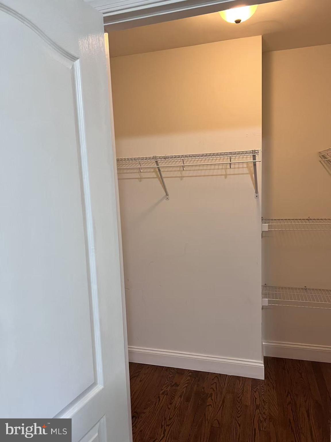 ENGLISH MANOR - Residential