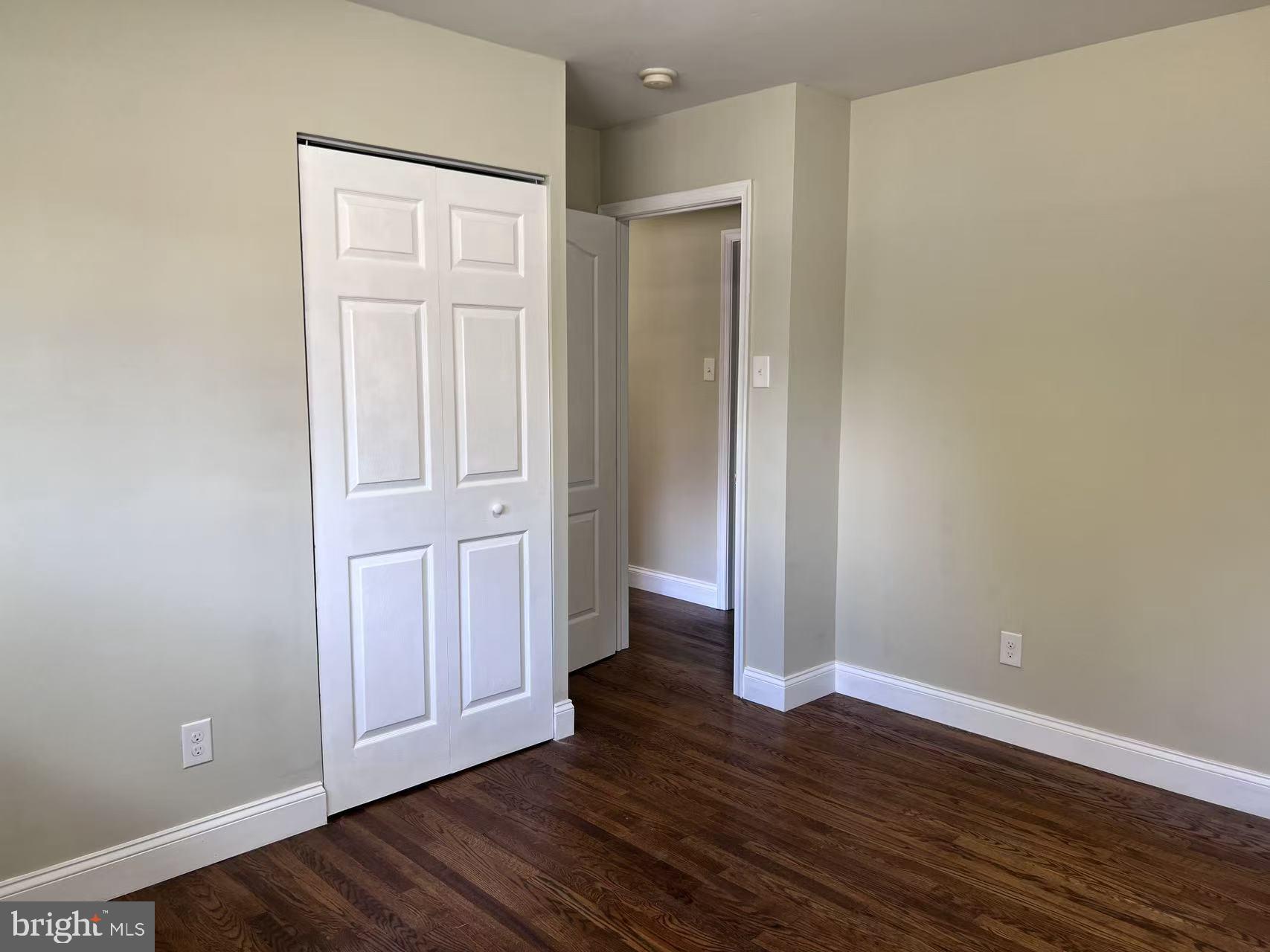 ENGLISH MANOR - Residential