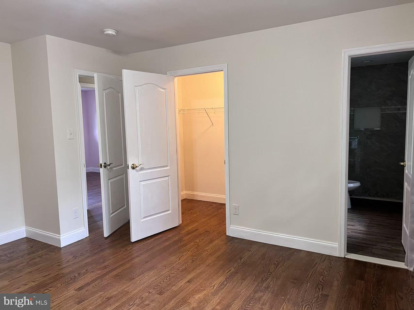 ENGLISH MANOR - Residential