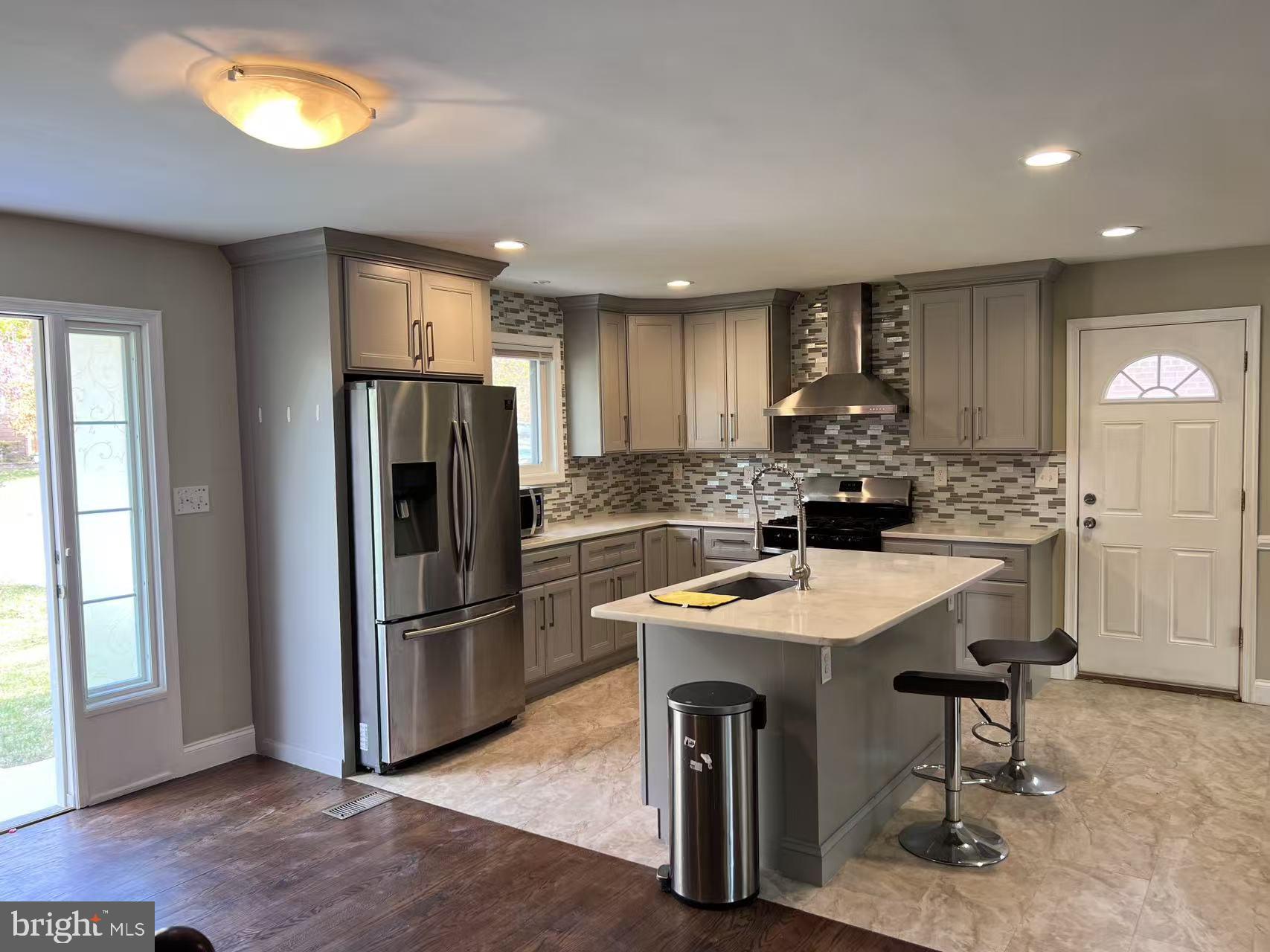 ENGLISH MANOR - Residential