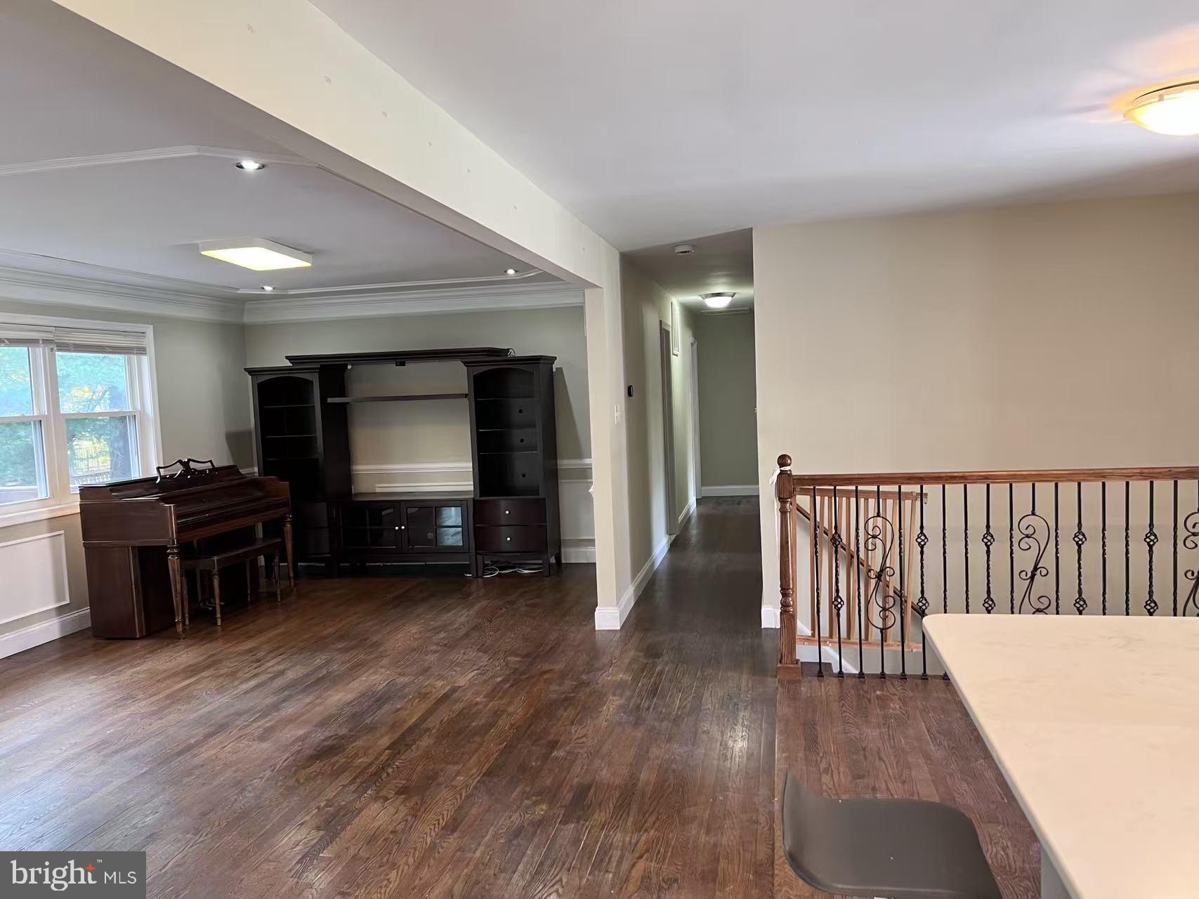 ENGLISH MANOR - Residential