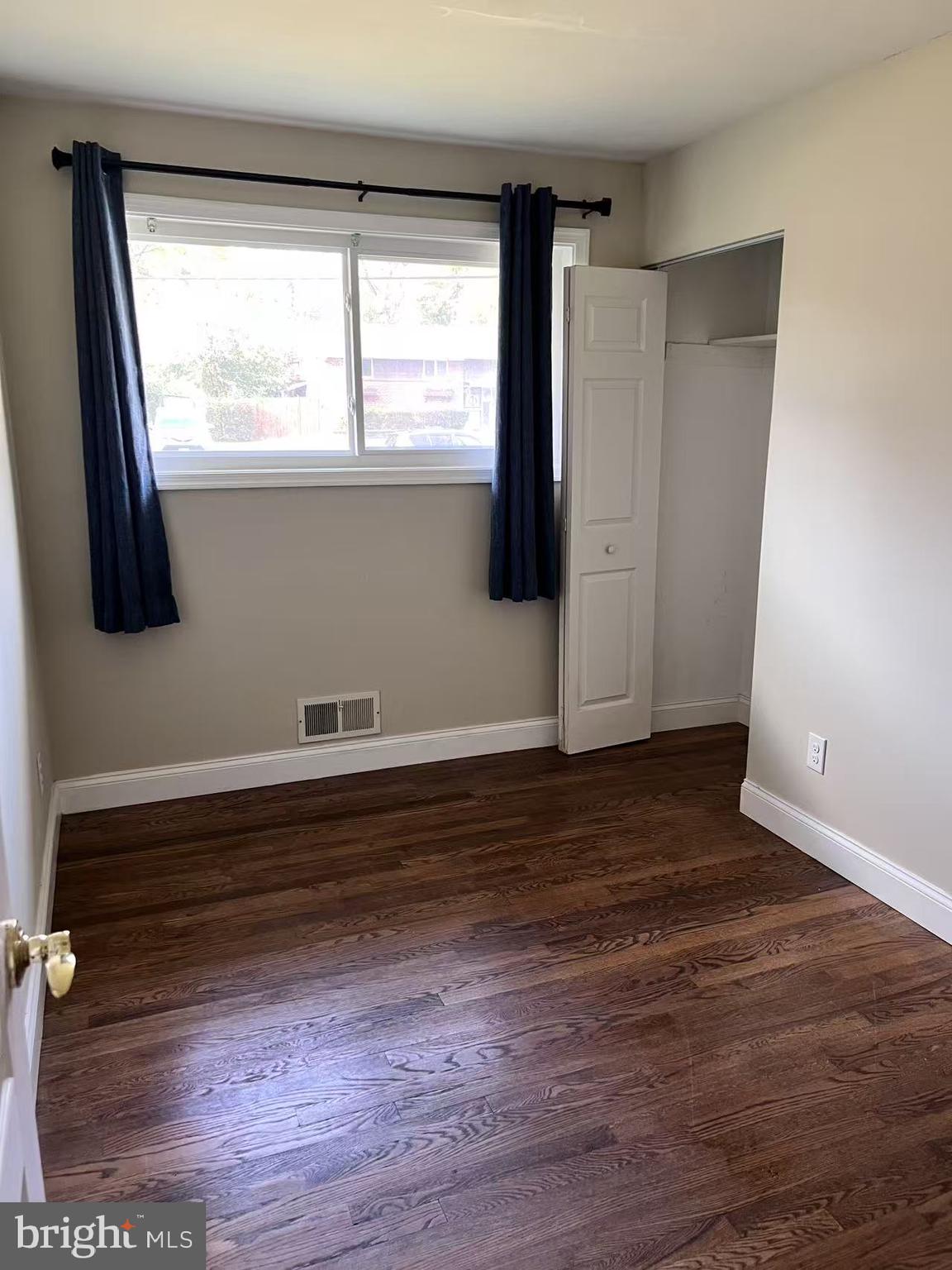 ENGLISH MANOR - Residential