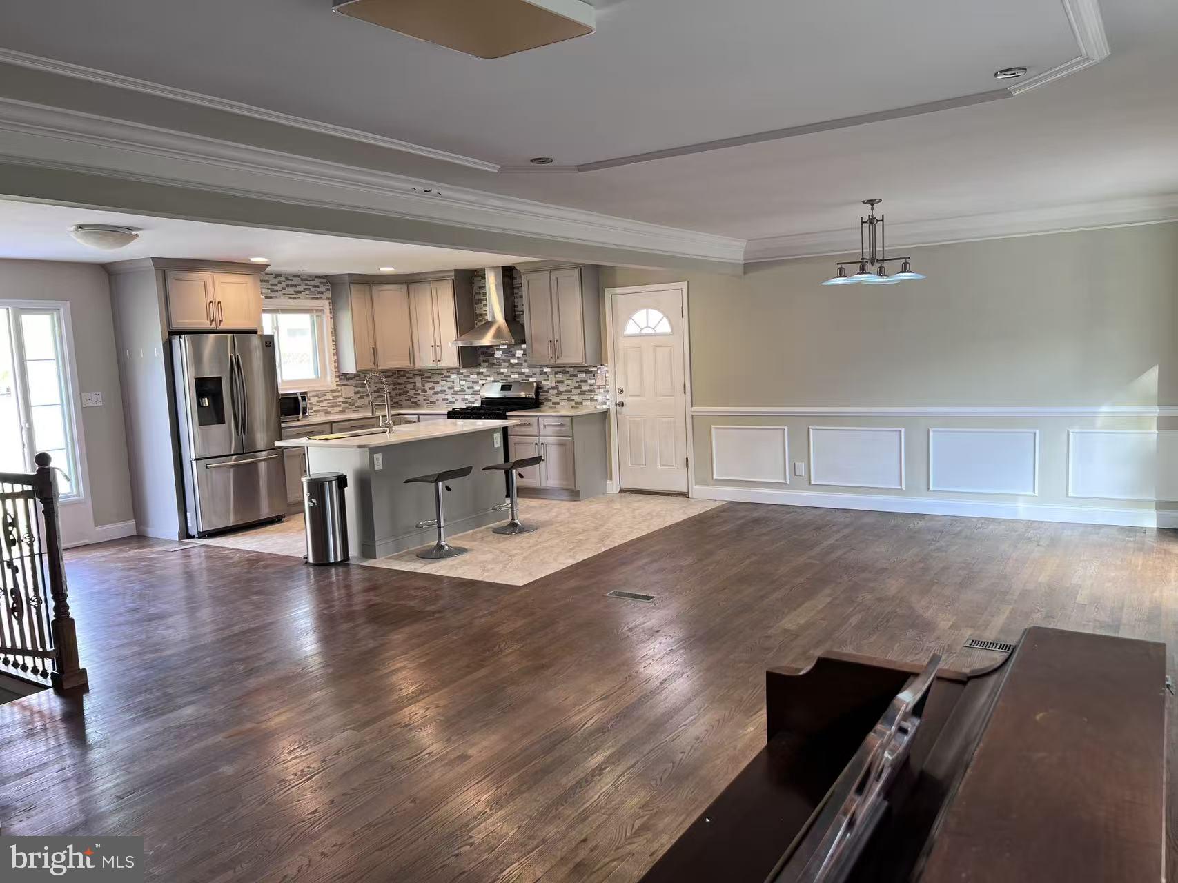 ENGLISH MANOR - Residential