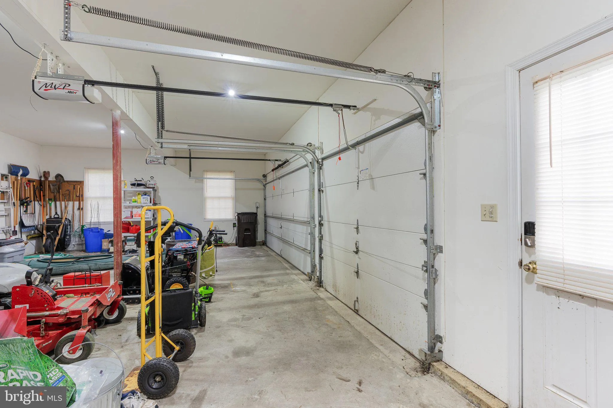 Zionsville, Pennsylvania 18092, United States, 4 Bedrooms Bedrooms, ,4 BathroomsBathrooms,Residential,Pending,127651