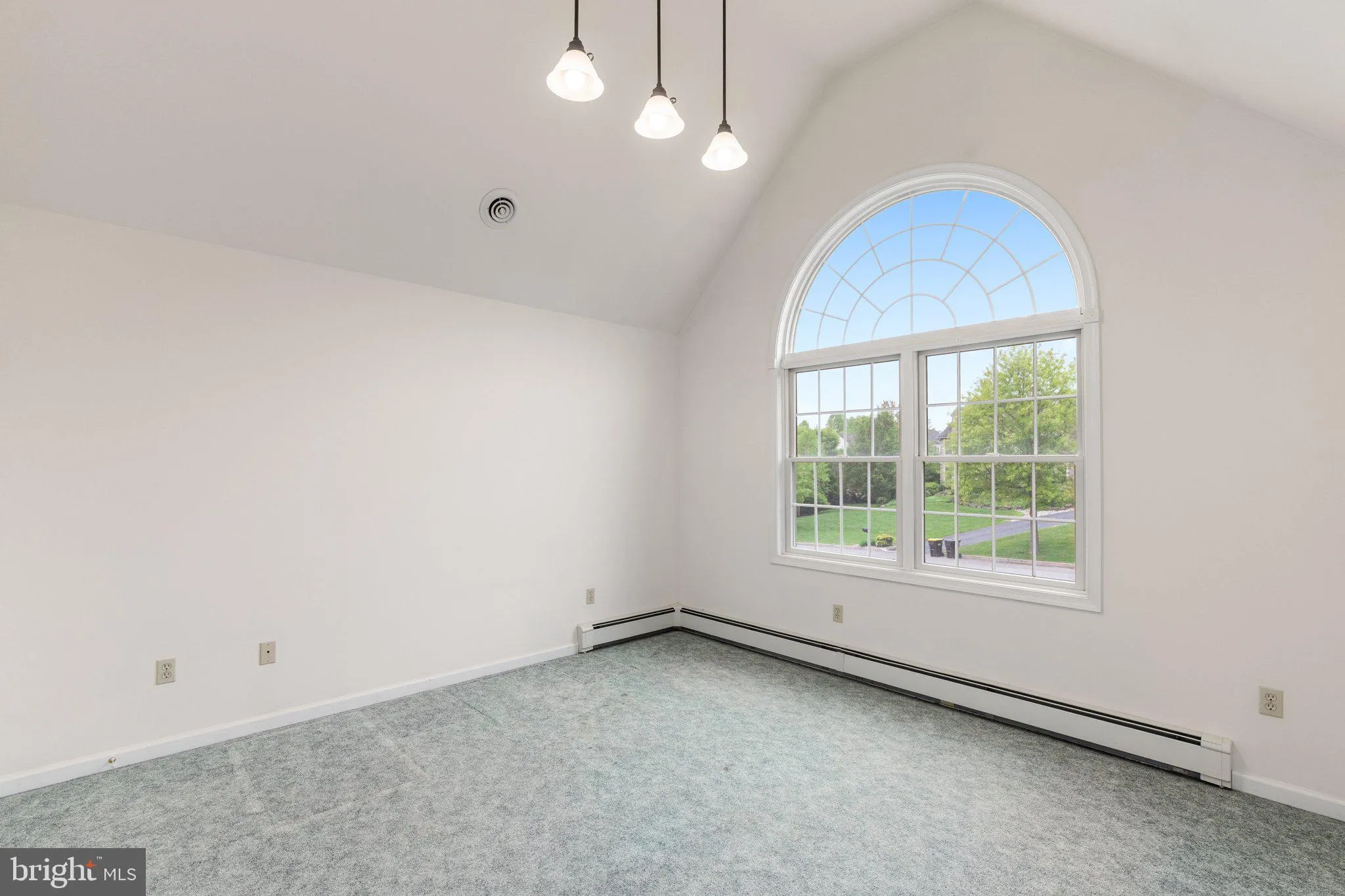 Zionsville, Pennsylvania 18092, United States, 4 Bedrooms Bedrooms, ,4 BathroomsBathrooms,Residential,Pending,127651