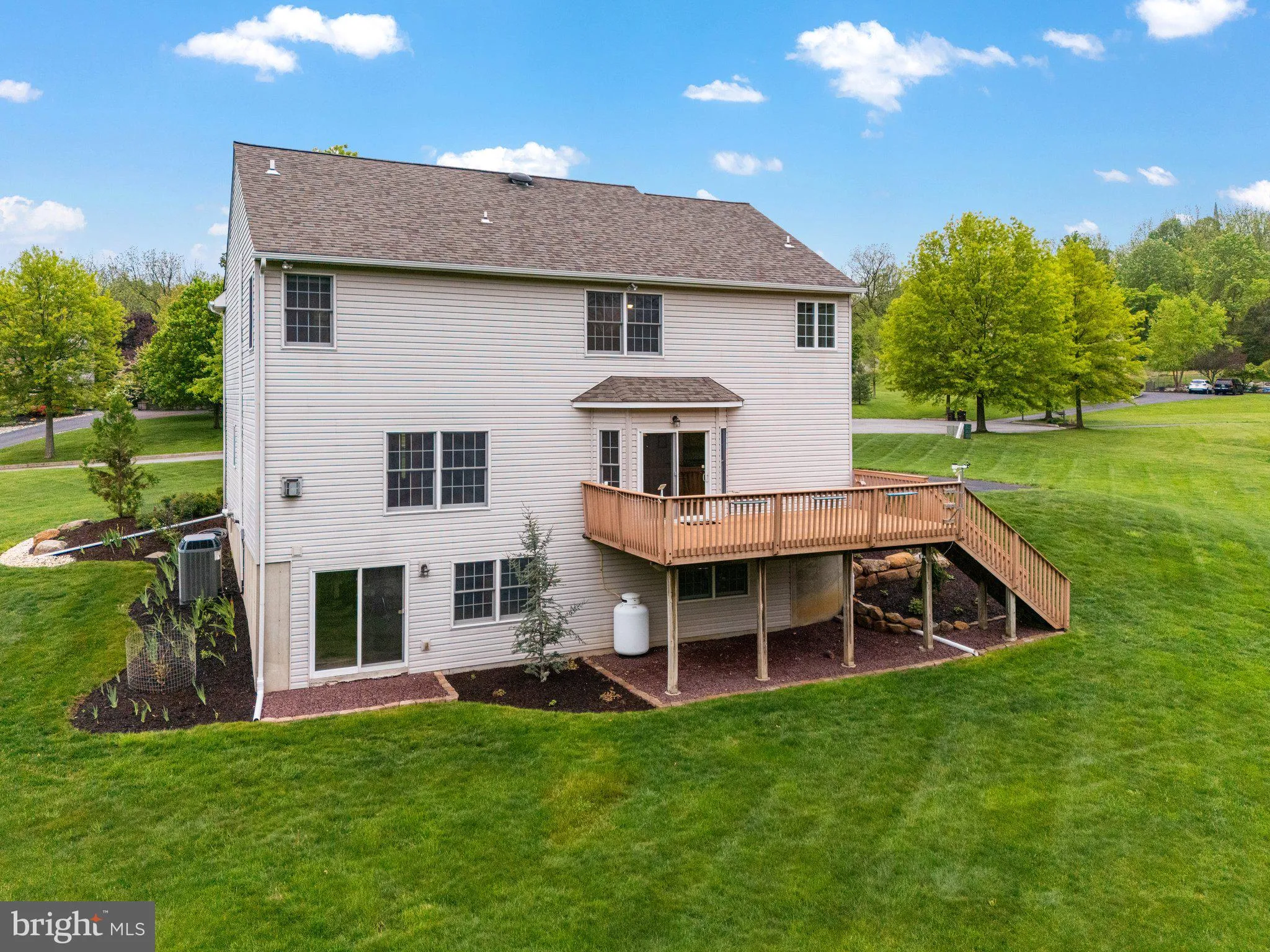 Zionsville, Pennsylvania 18092, United States, 4 Bedrooms Bedrooms, ,4 BathroomsBathrooms,Residential,Pending,127651