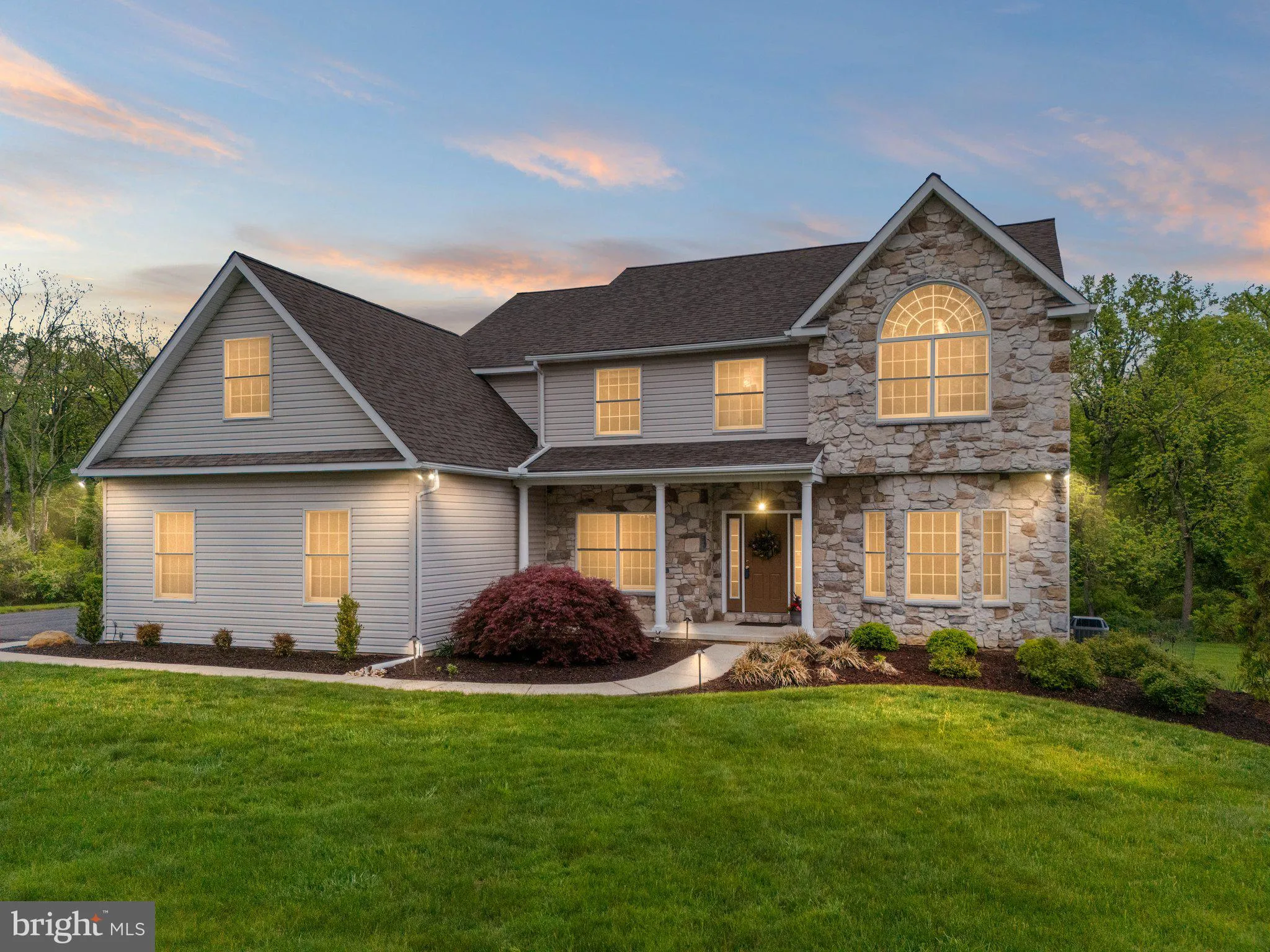 Zionsville, Pennsylvania 18092, United States, 4 Bedrooms Bedrooms, ,4 BathroomsBathrooms,Residential,Pending,127651