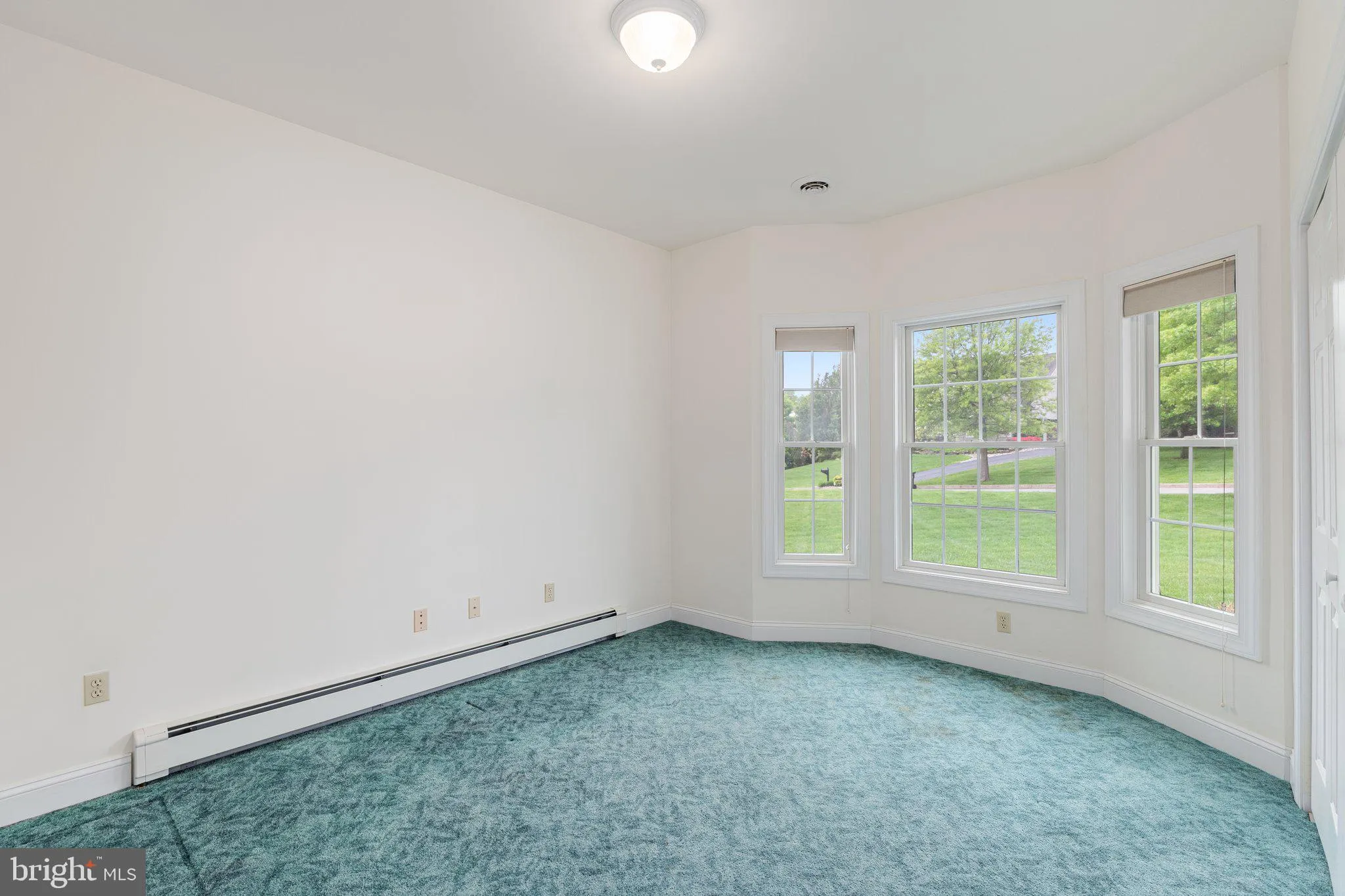 Zionsville, Pennsylvania 18092, United States, 4 Bedrooms Bedrooms, ,4 BathroomsBathrooms,Residential,Pending,127651