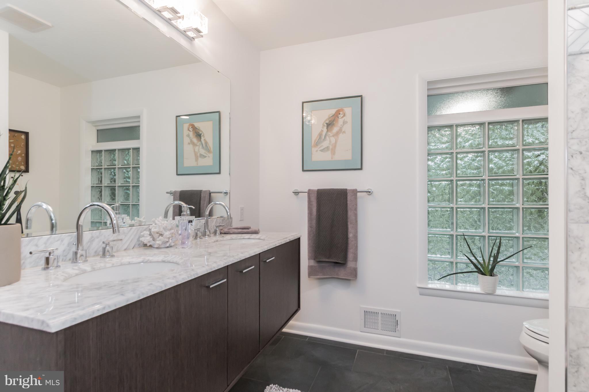 MANOR PARK - Residential