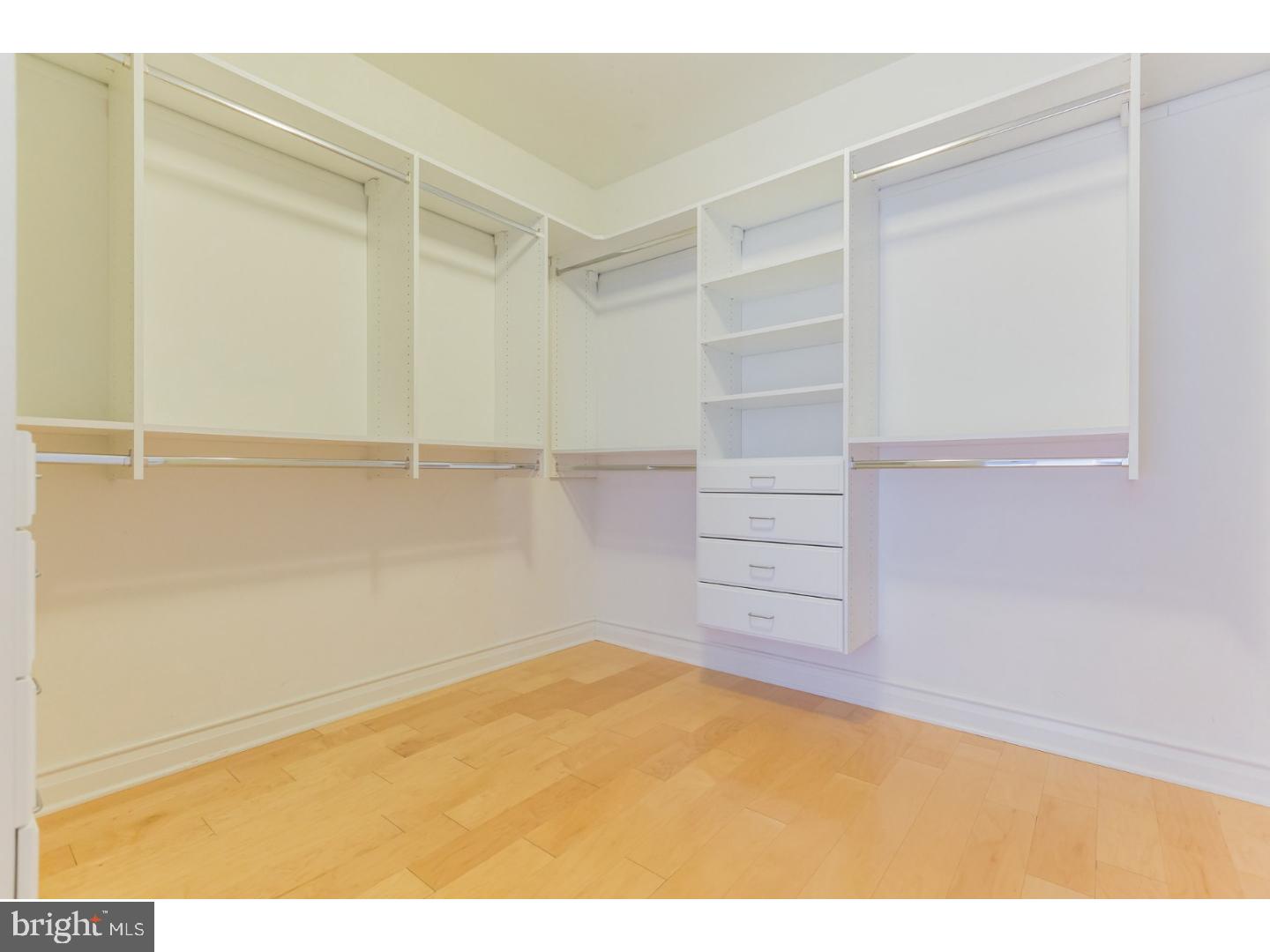 OLD CITY - Residential