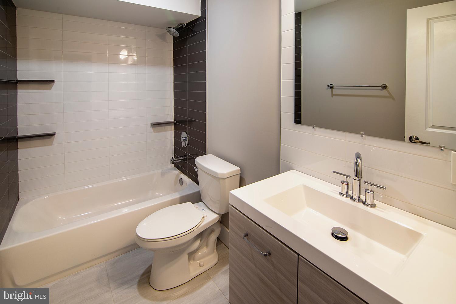 OLDE KENSINGTON - Residential Lease