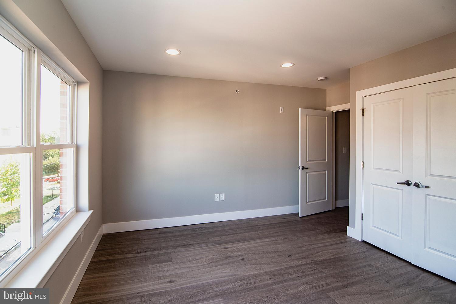 OLDE KENSINGTON - Residential Lease