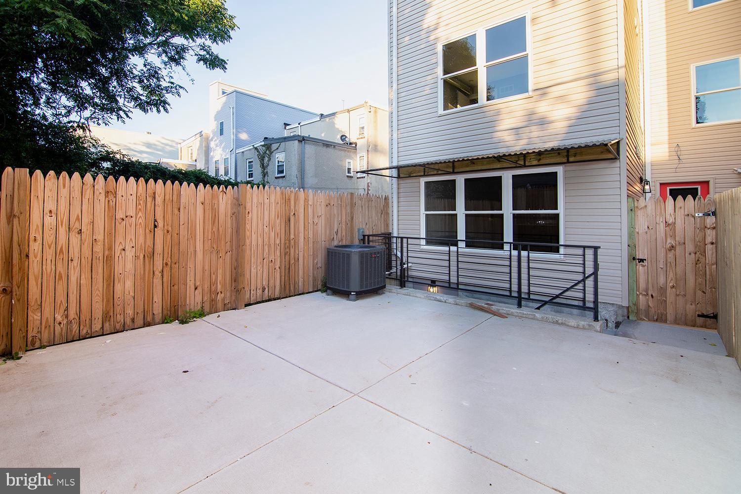 OLDE KENSINGTON - Residential Lease