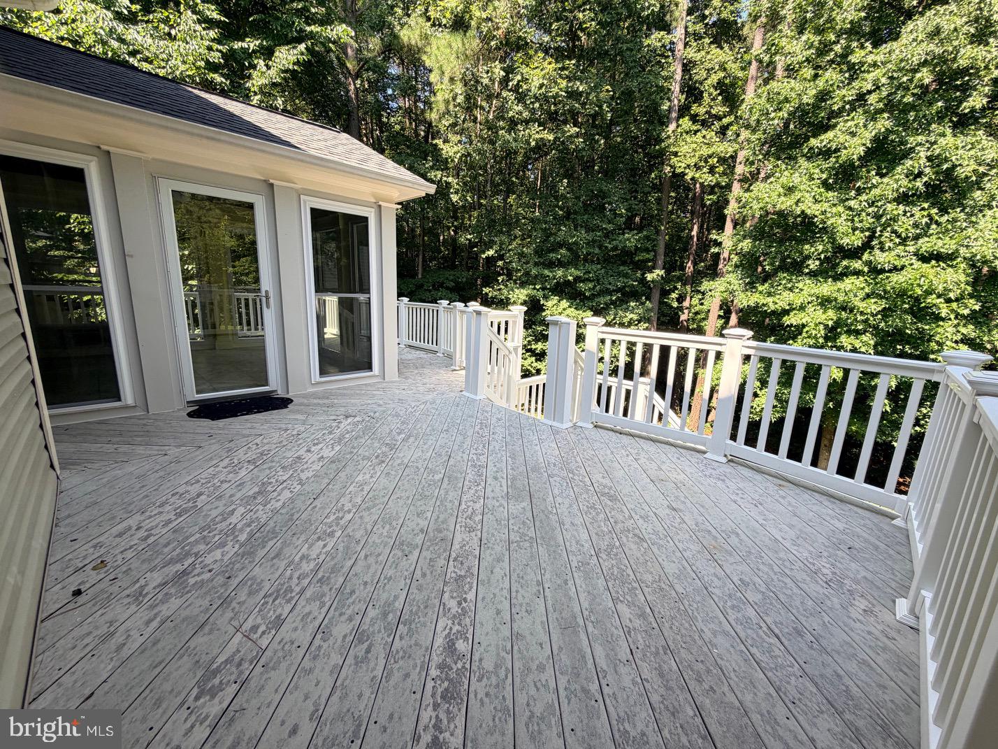 6 BULLRUSH COURT