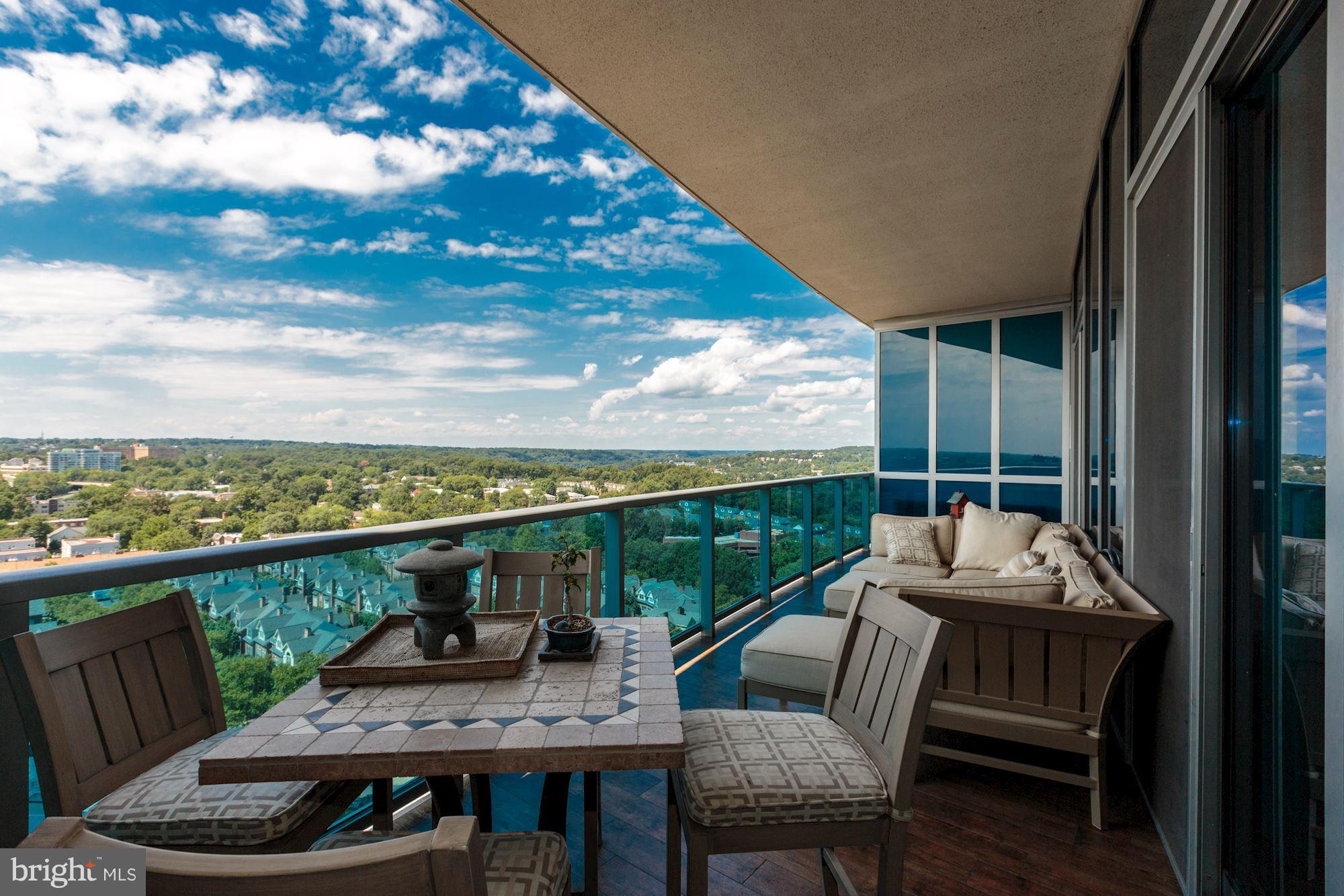 TURNBERRY TOWER - Residential