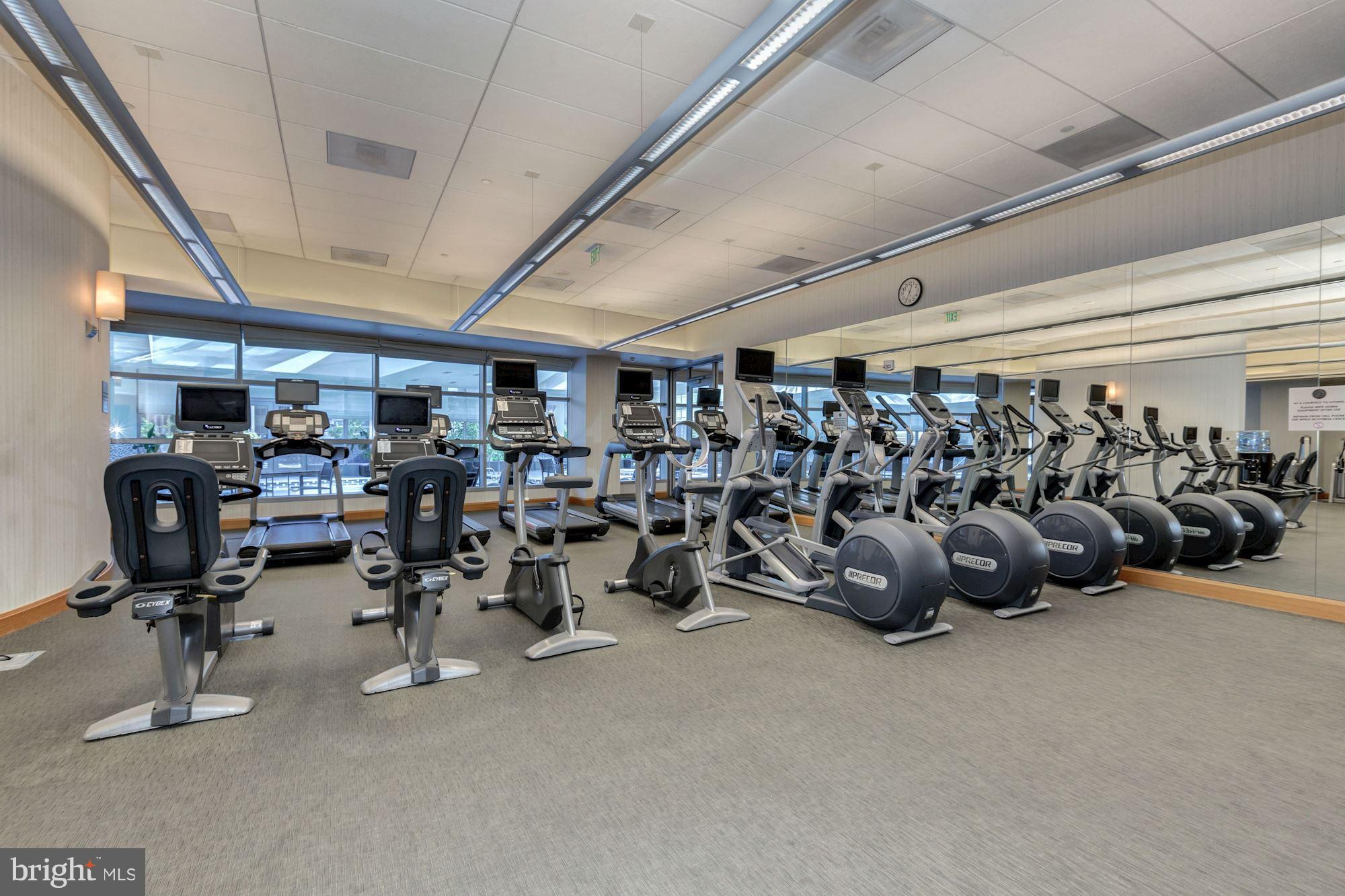 TURNBERRY TOWER - Residential