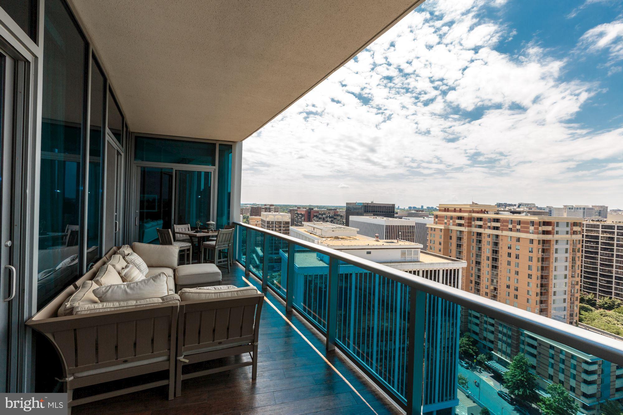 TURNBERRY TOWER - Residential