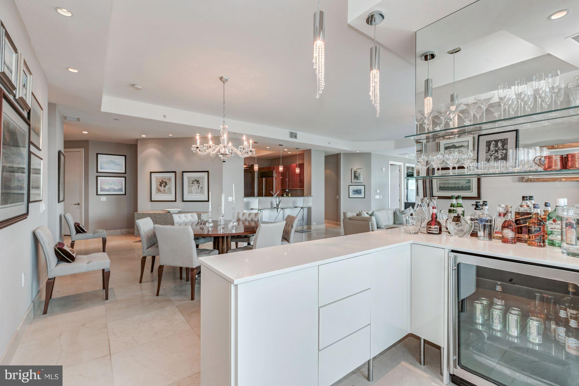 TURNBERRY TOWER - Residential