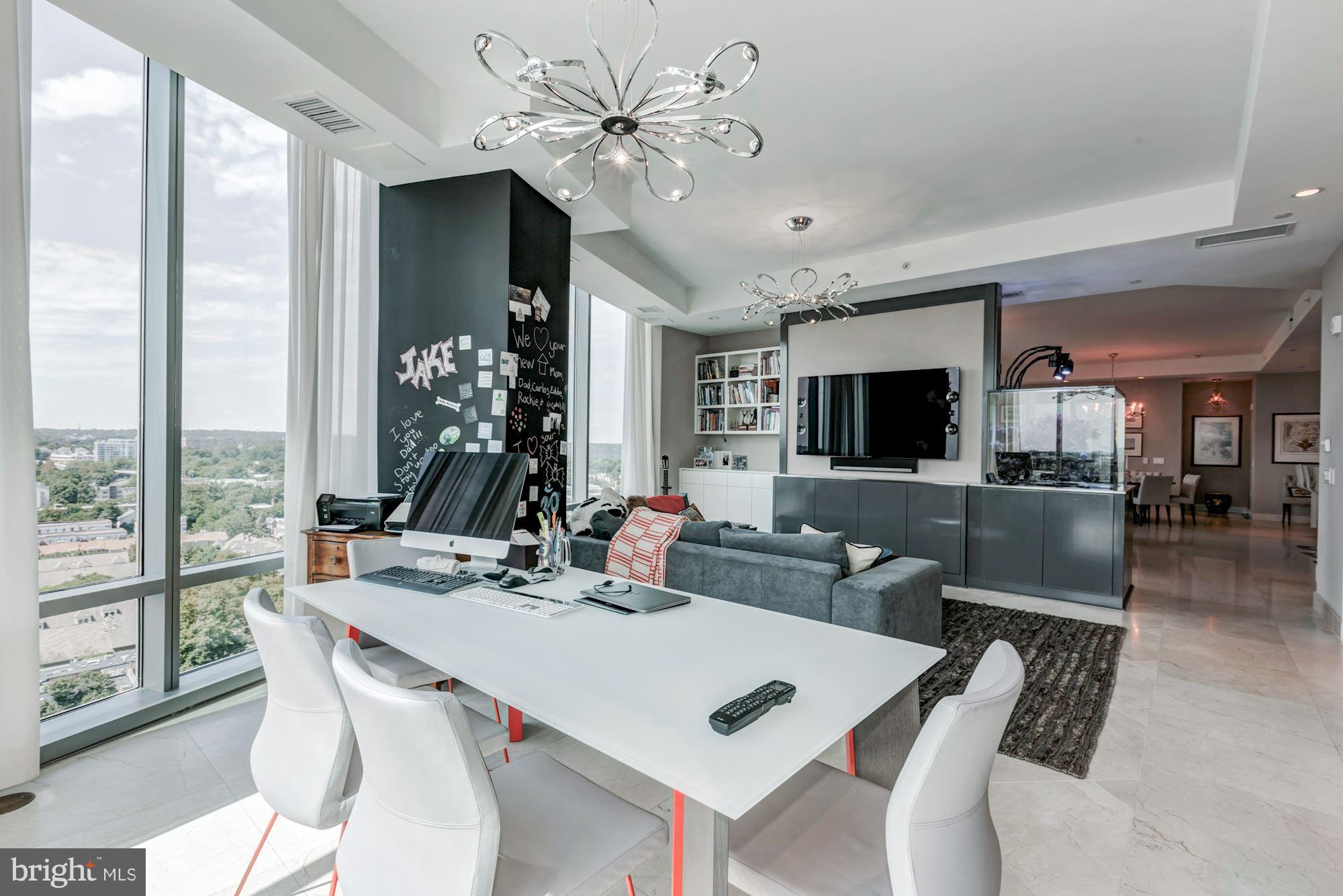 TURNBERRY TOWER - Residential