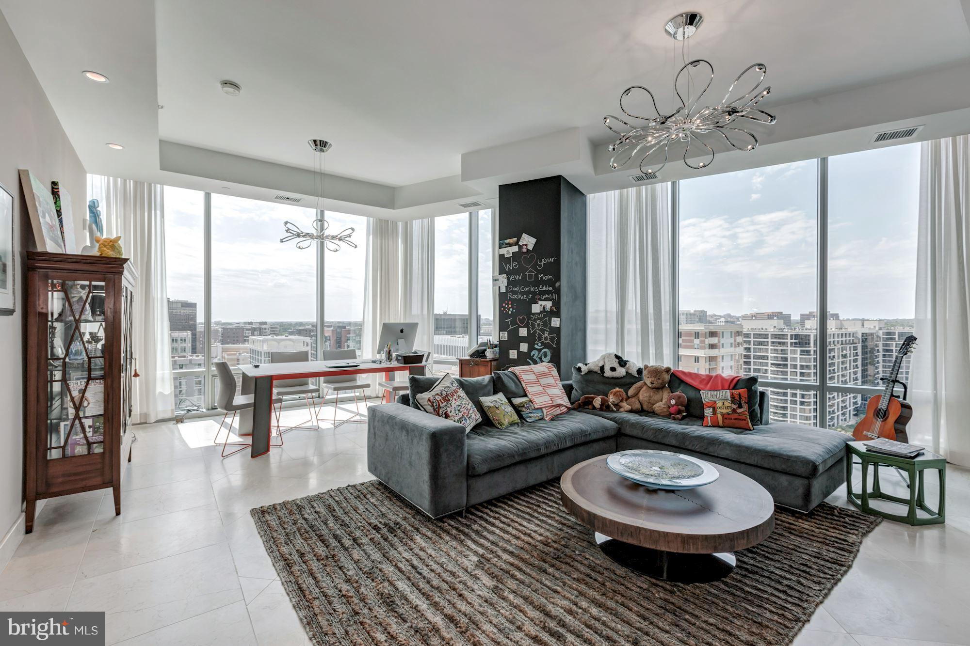 TURNBERRY TOWER - Residential