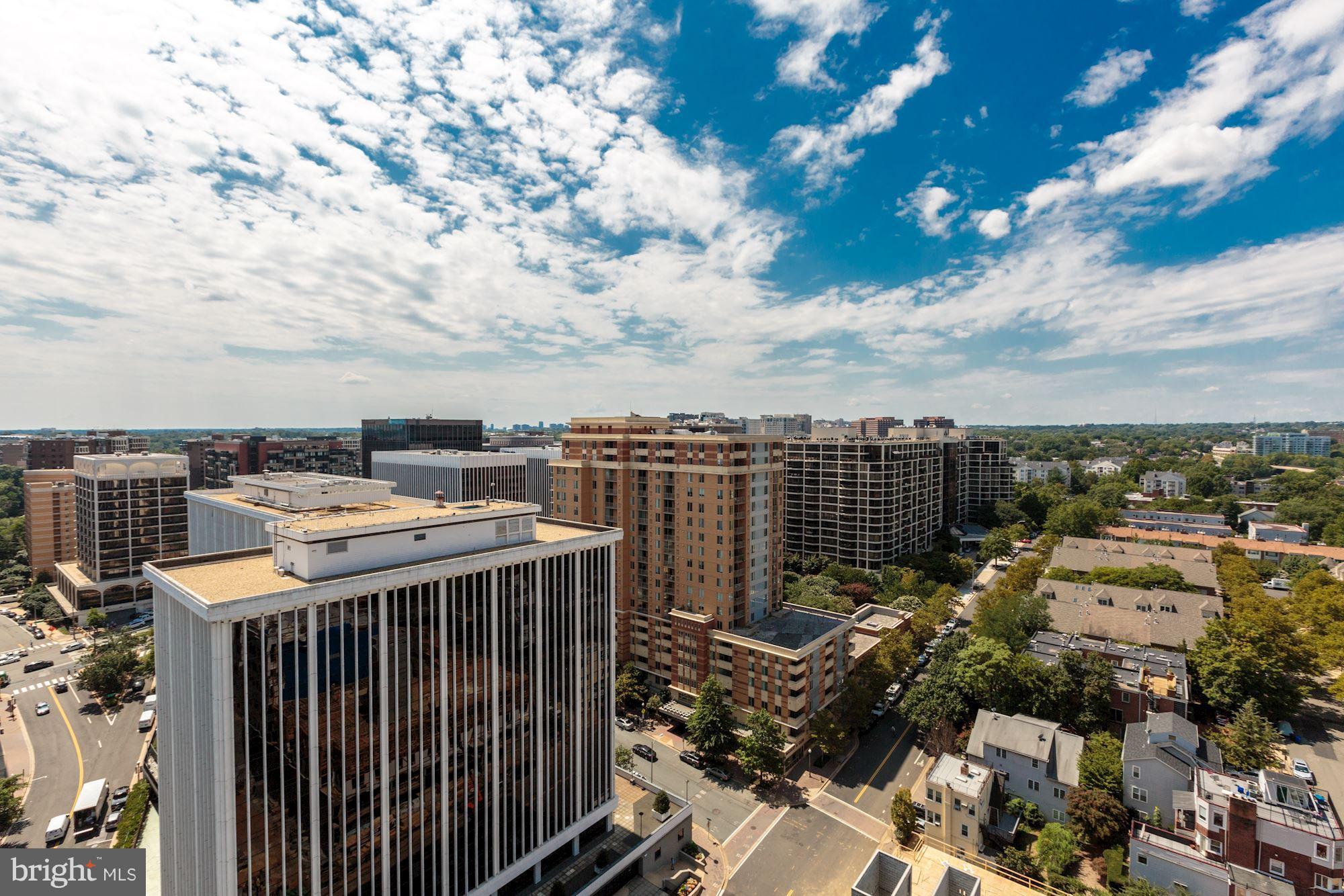 TURNBERRY TOWER - Residential