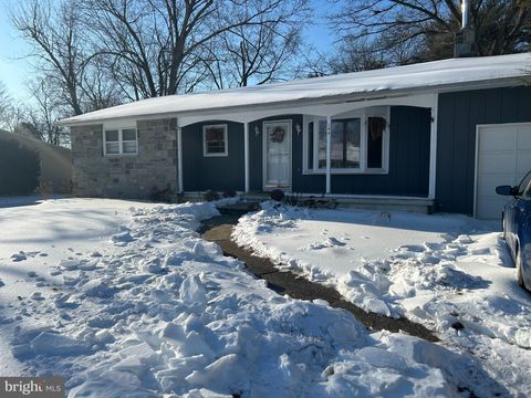 144 MAURER LAUREL SPRINGS NJ 08021