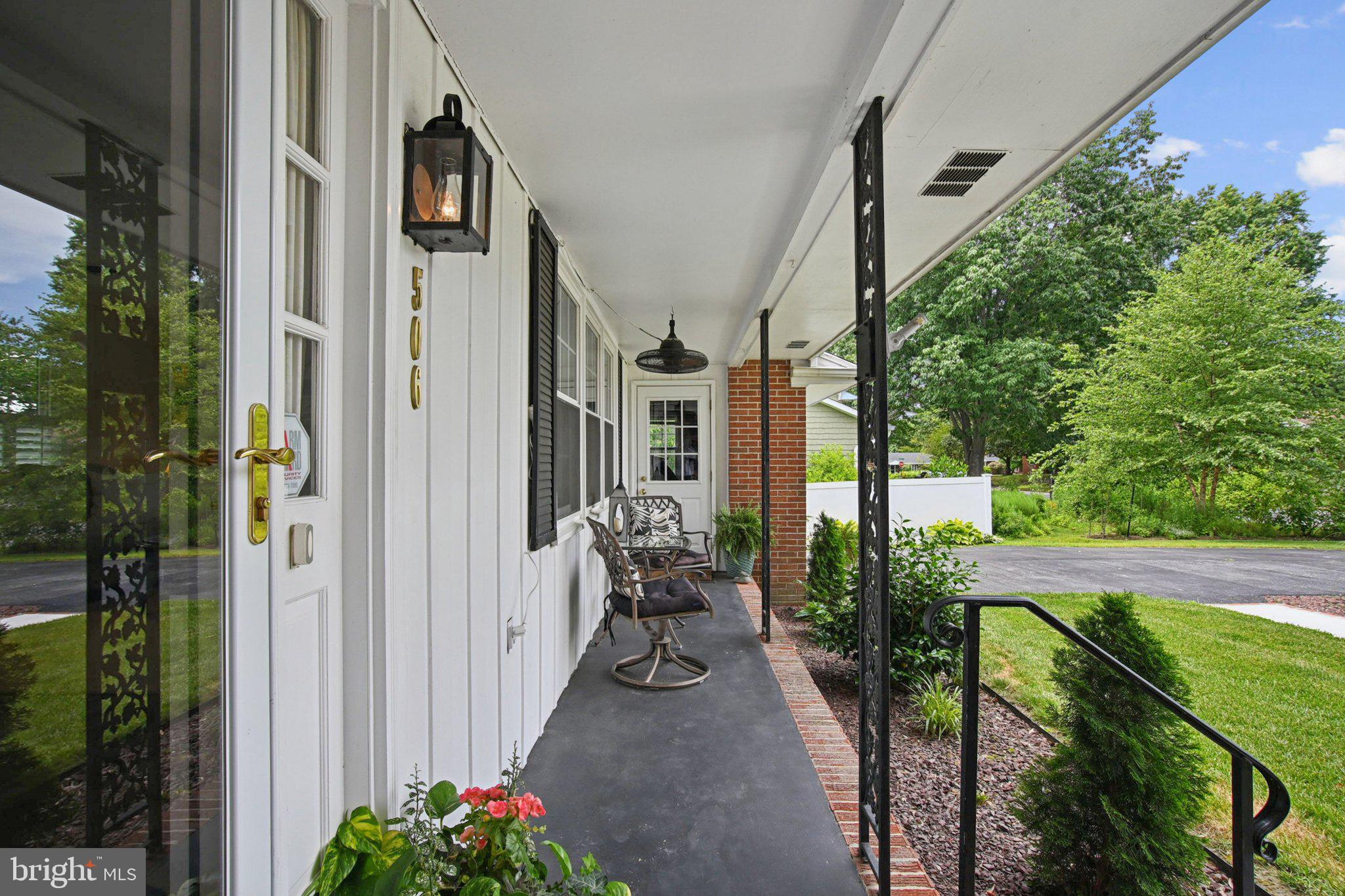 506 BAINBRIDGE PLACE