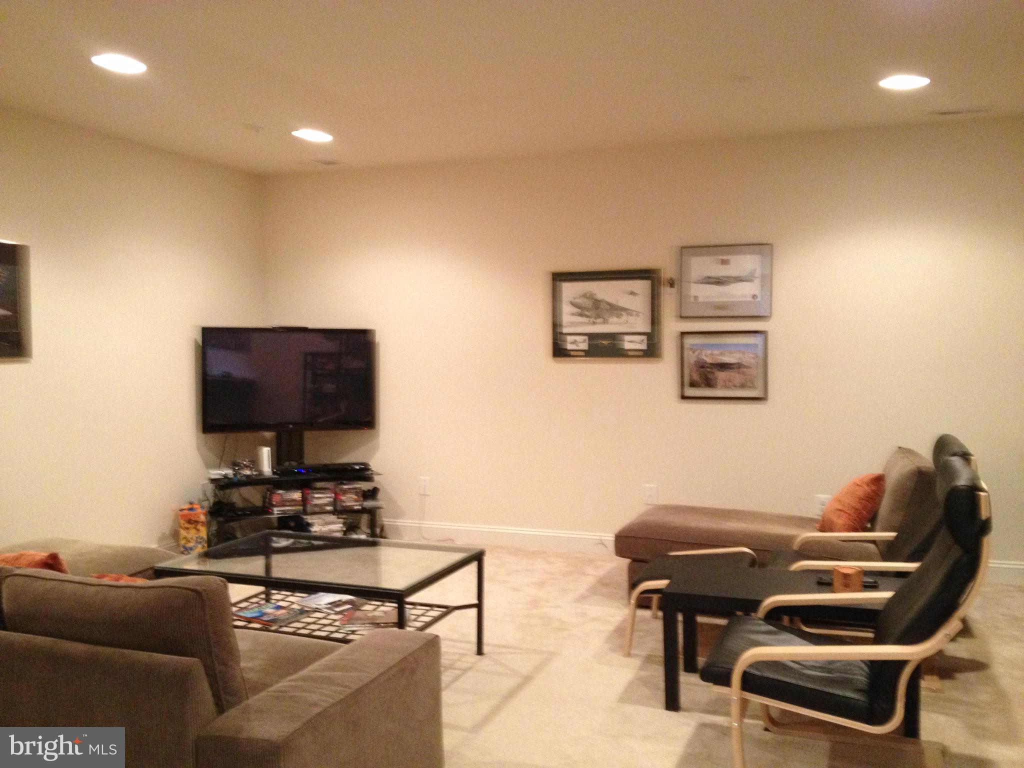 BROAD CREEK - Residential Lease