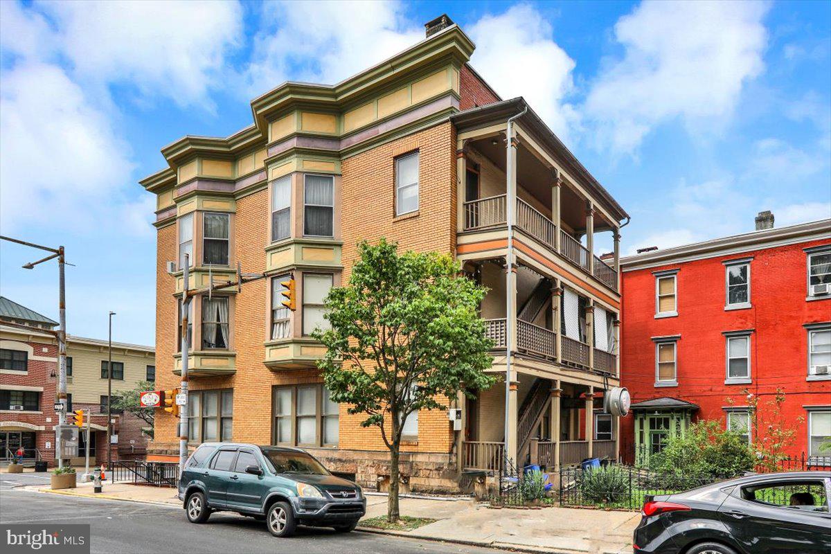 1049 PENN STREET