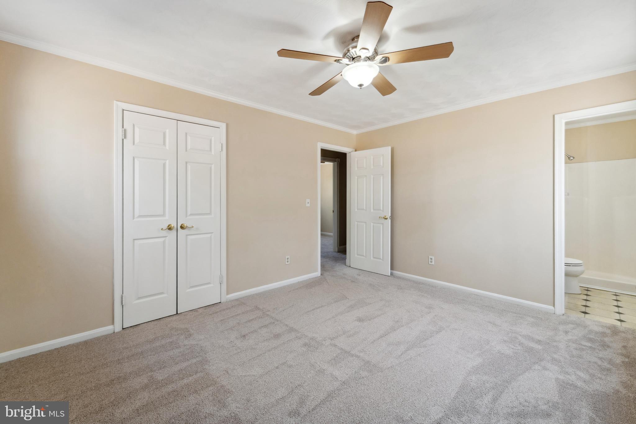 COUNTRY LAKES - Residential