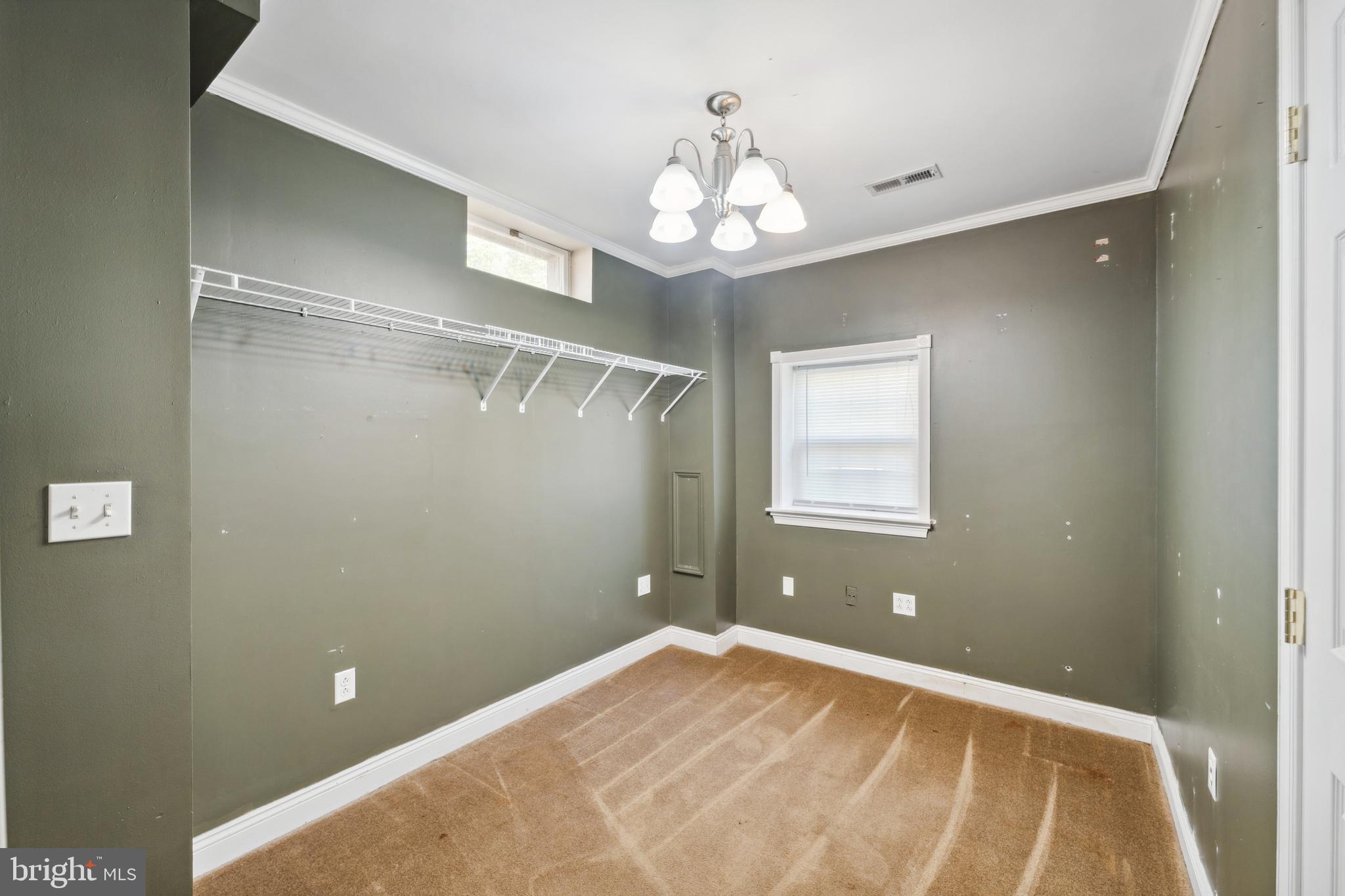 COUNTRY LAKES - Residential