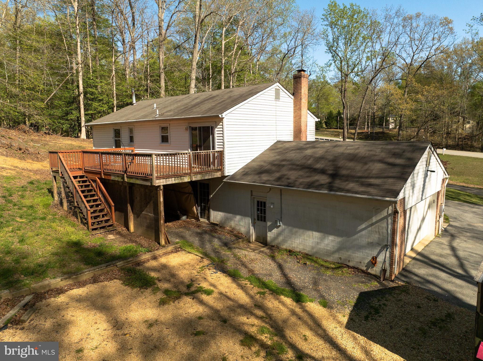 COUNTRY LAKES - Residential