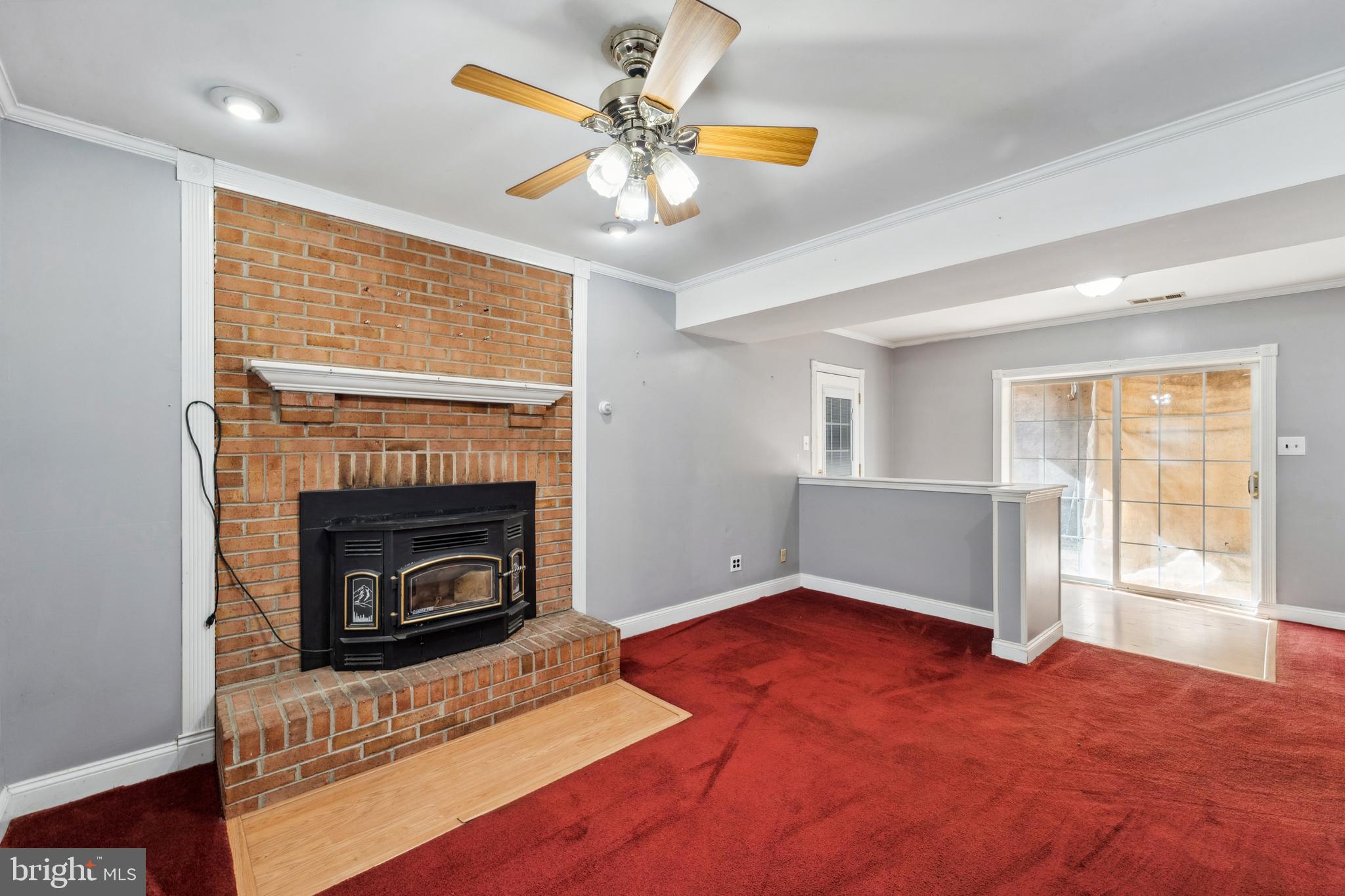 COUNTRY LAKES - Residential