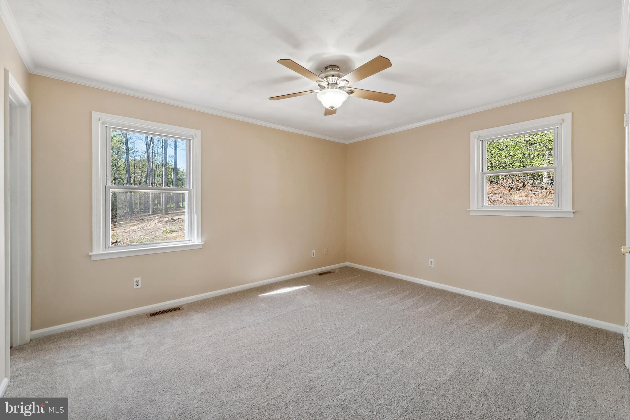 COUNTRY LAKES - Residential