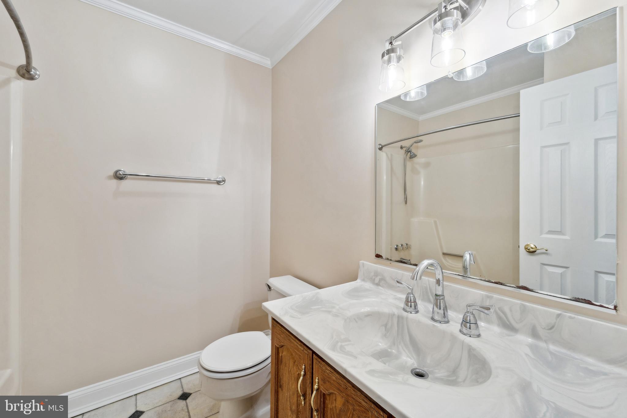 COUNTRY LAKES - Residential