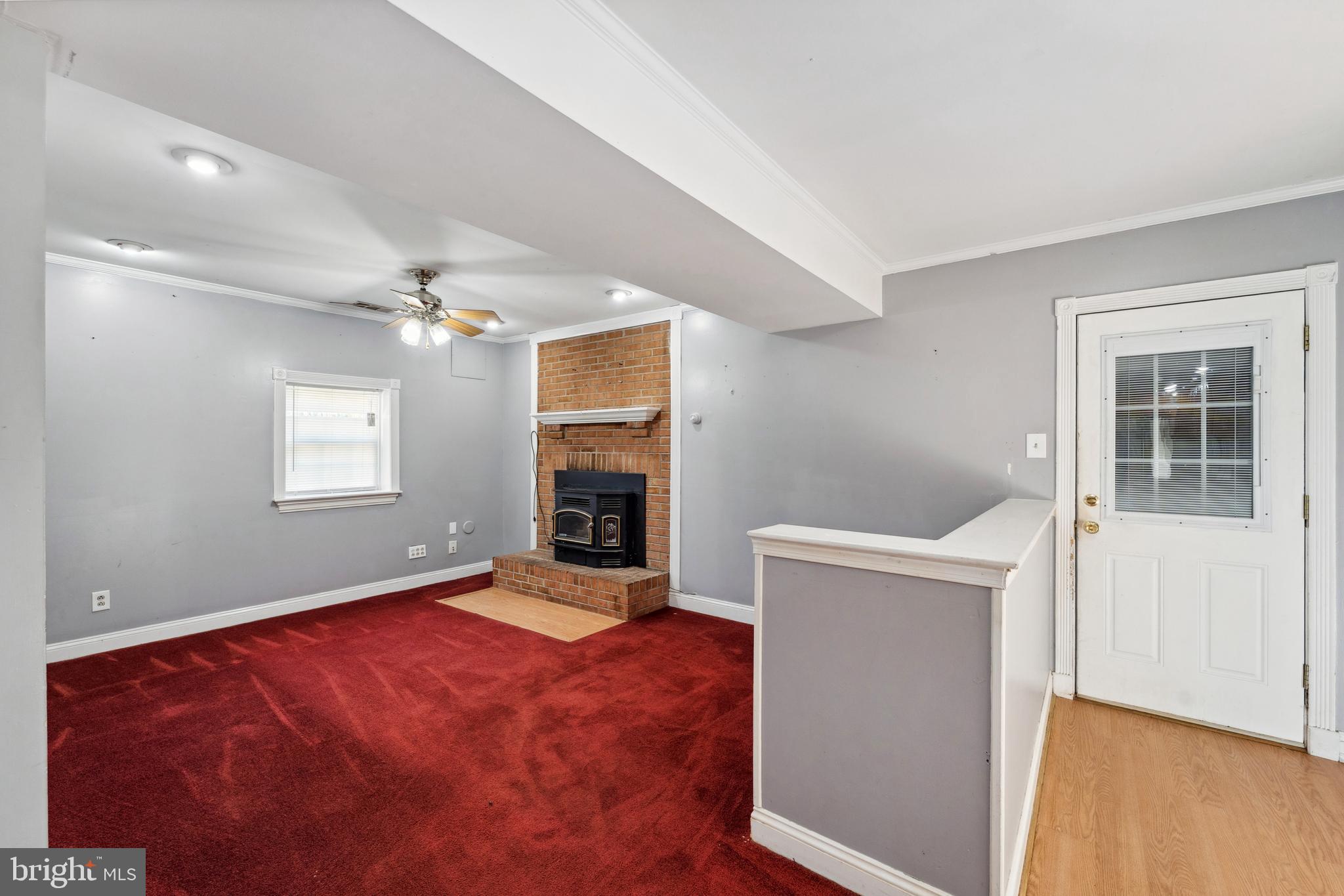 COUNTRY LAKES - Residential