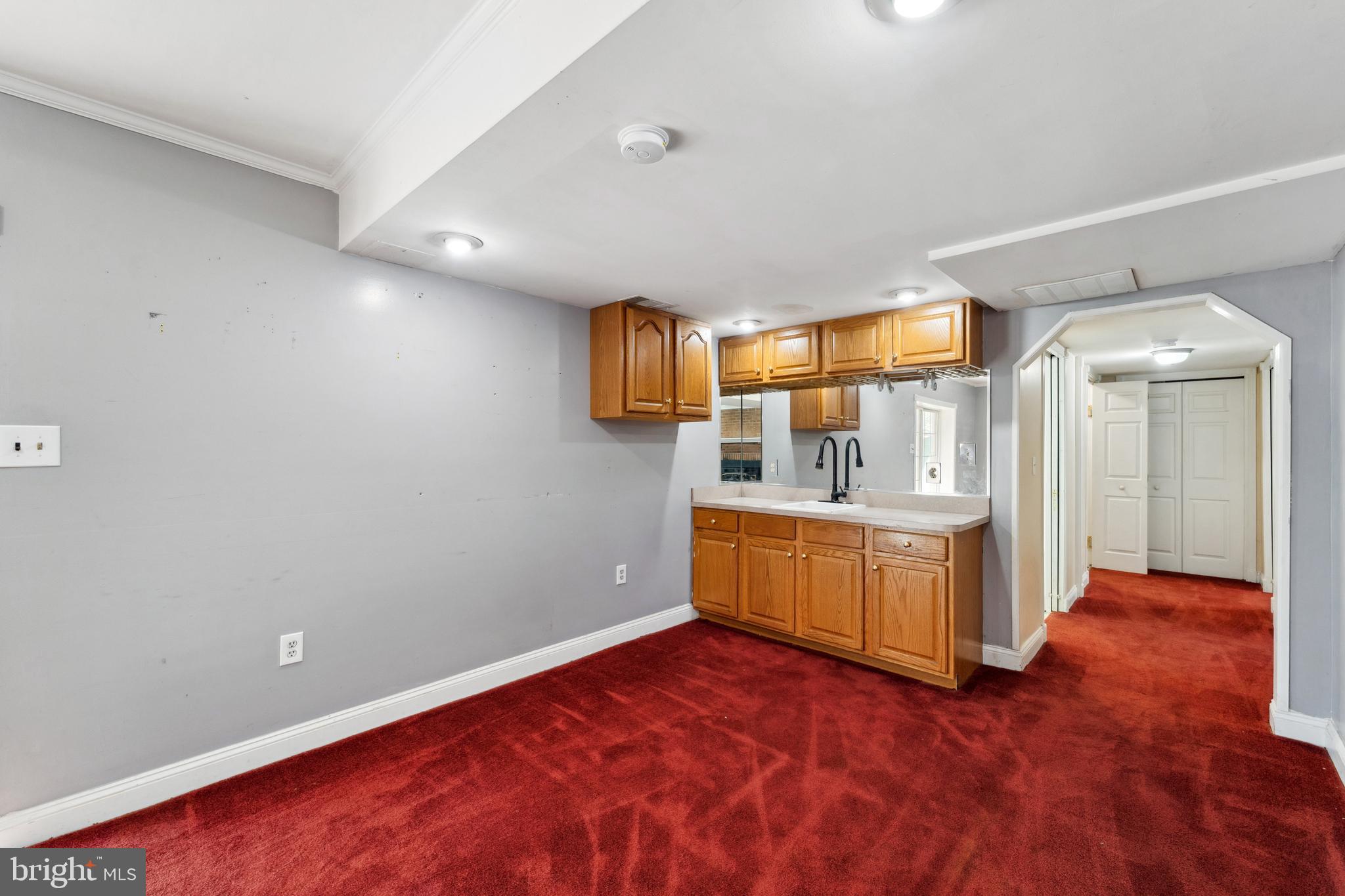 COUNTRY LAKES - Residential