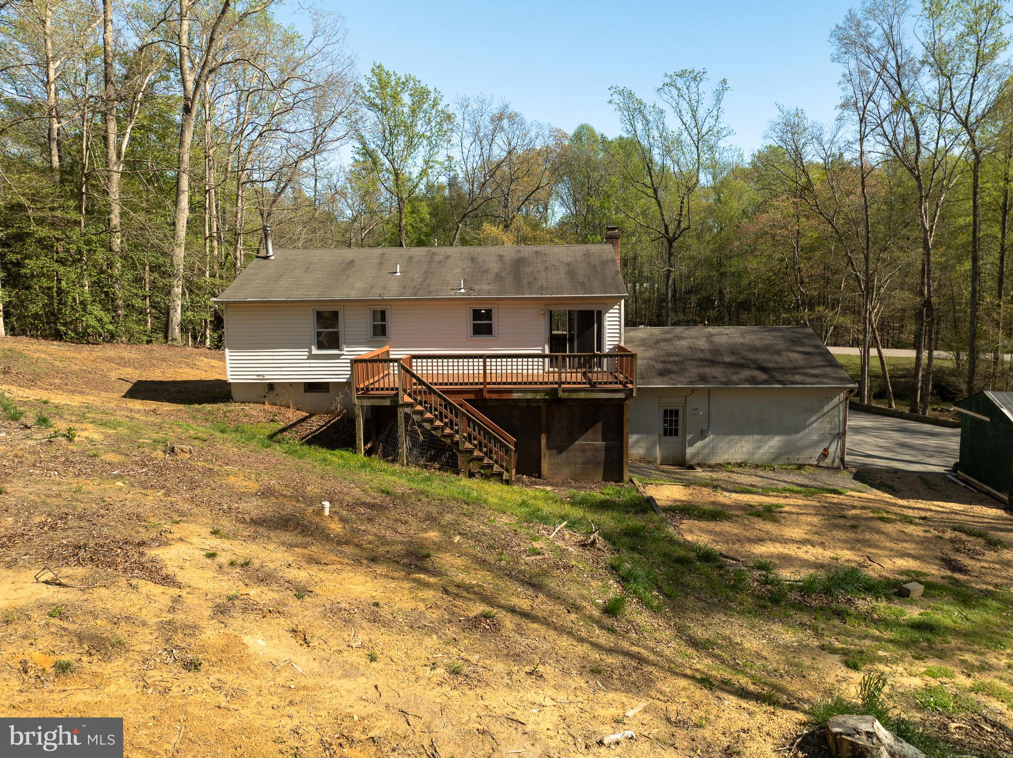 COUNTRY LAKES - Residential