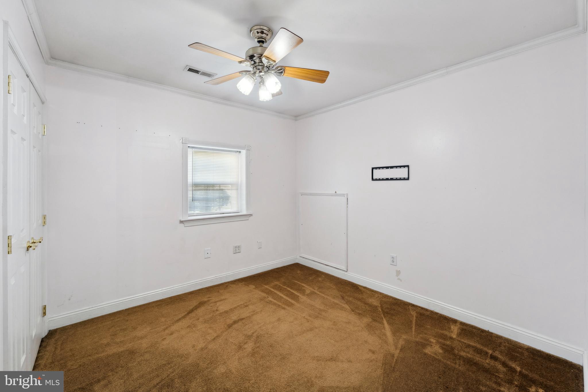 COUNTRY LAKES - Residential