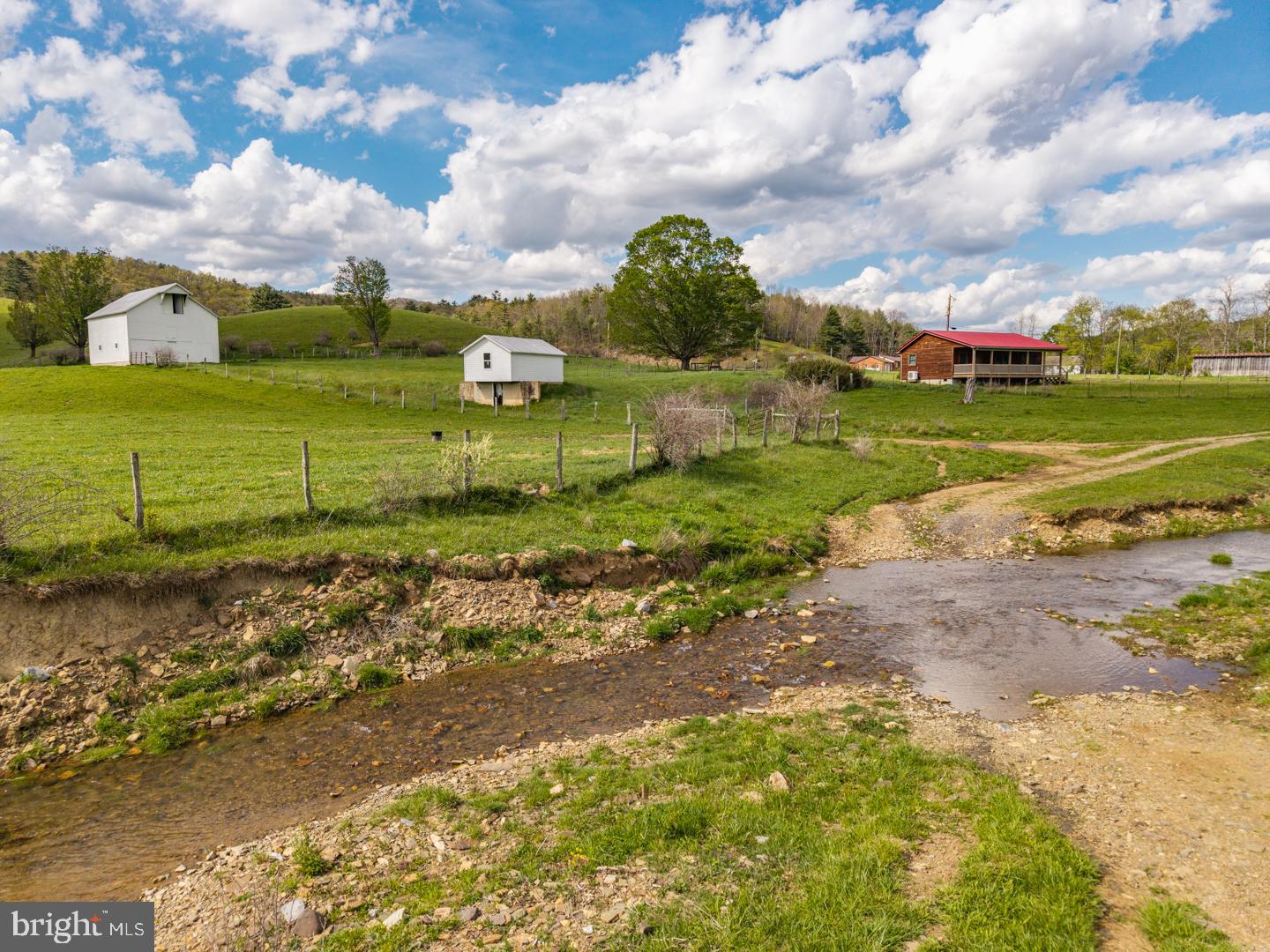 83 HILL COUNTRY ROAD