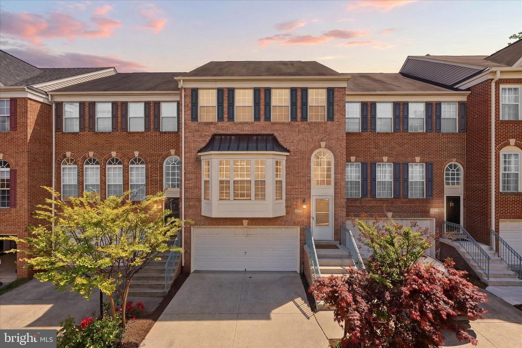 Photo of 13573 Cedar Run Lane, HERNDON, VA 20171 (MLS # VAFX2310998)