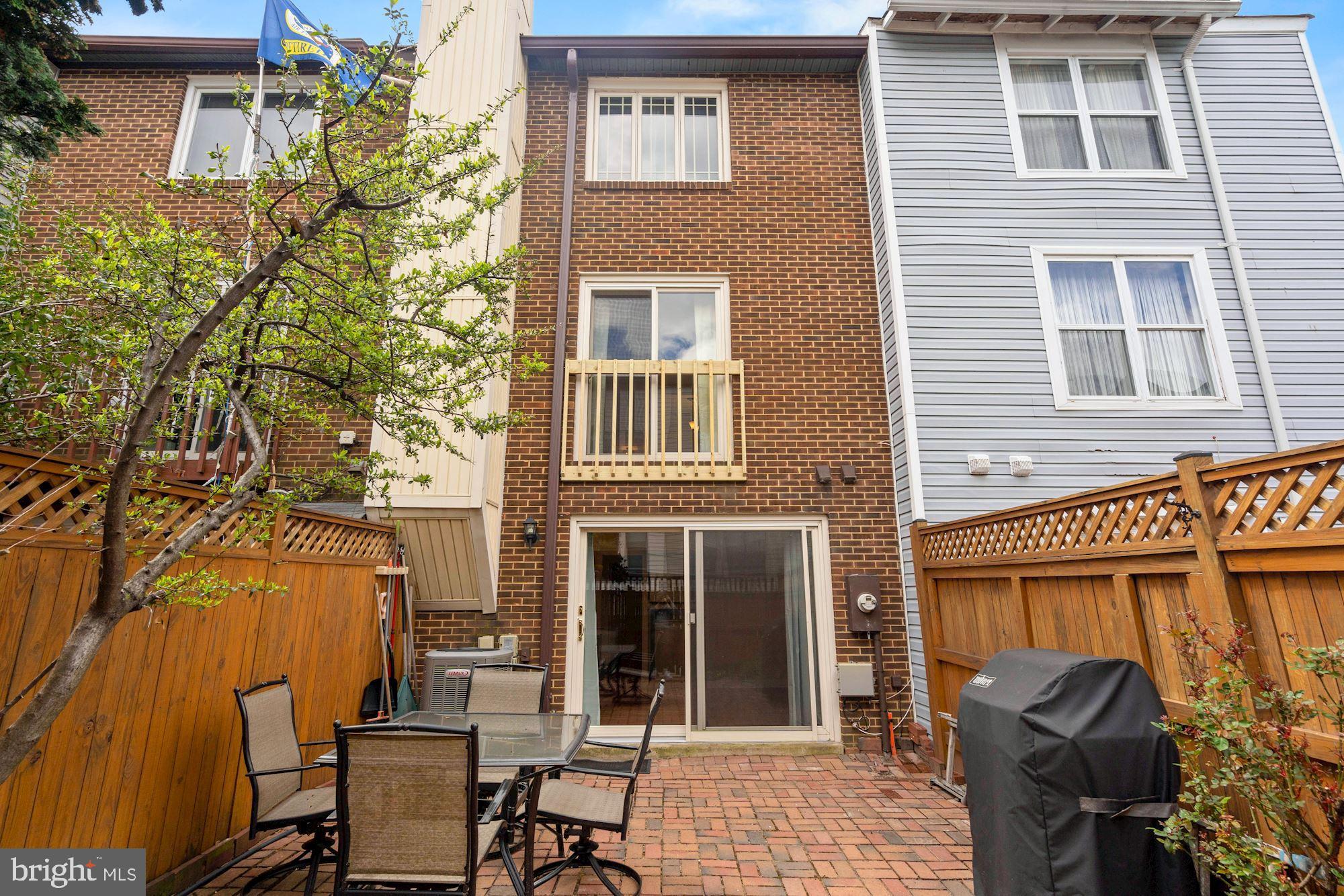 LAUREL GREEN - Residential Lease