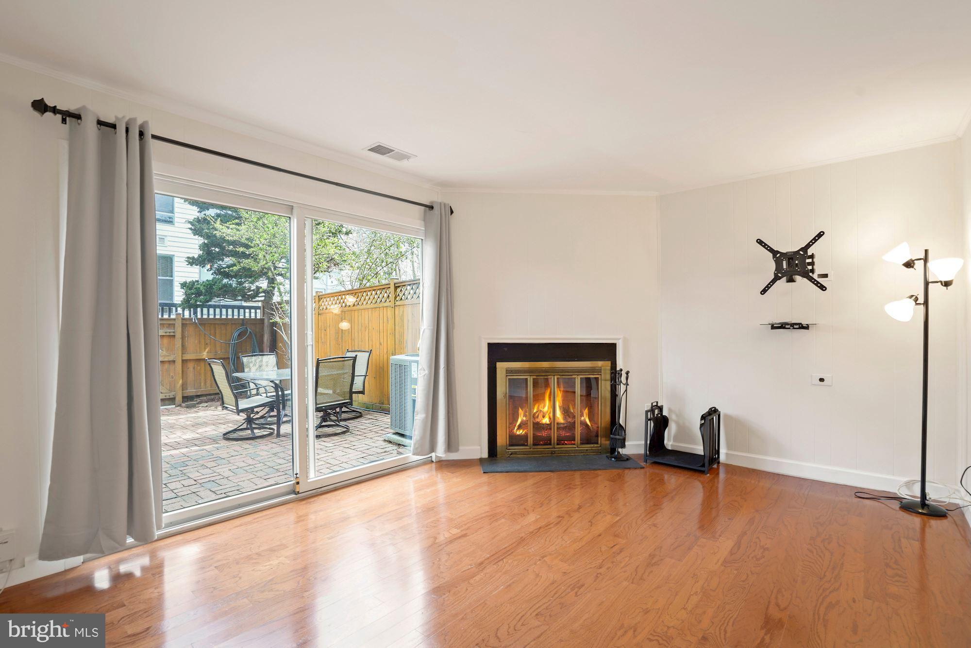 LAUREL GREEN - Residential Lease