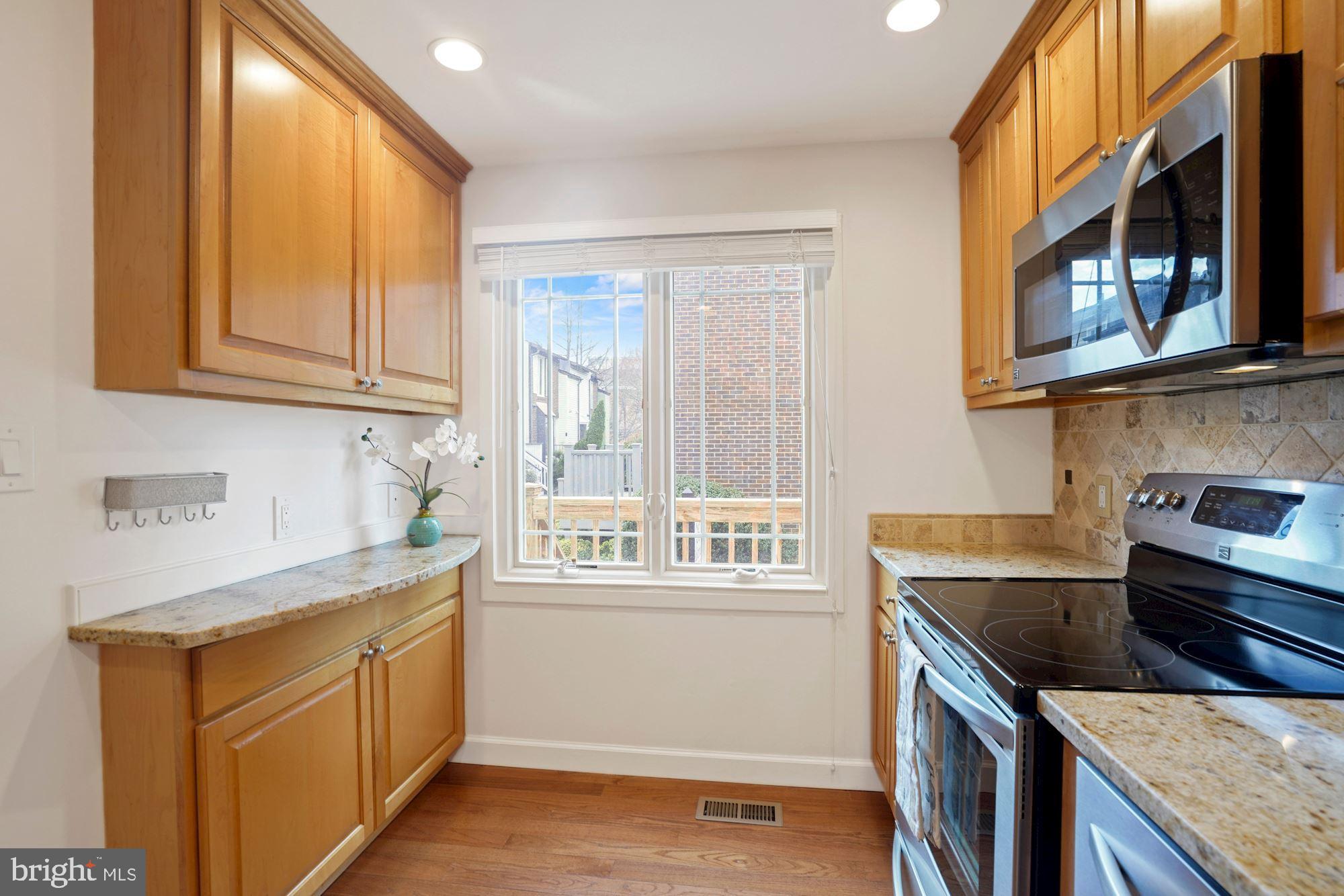 LAUREL GREEN - Residential Lease