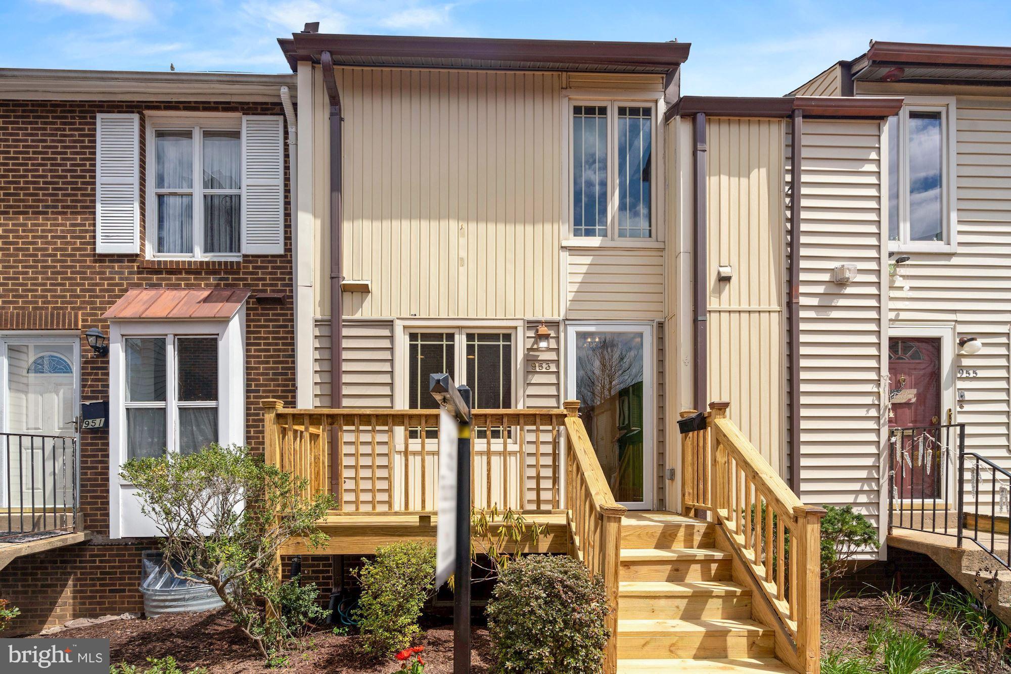 LAUREL GREEN - Residential Lease