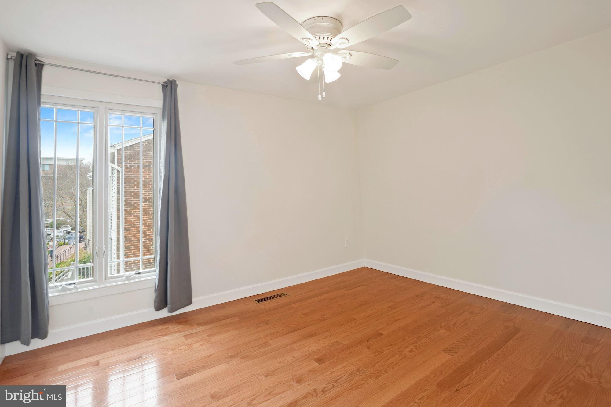 LAUREL GREEN - Residential Lease