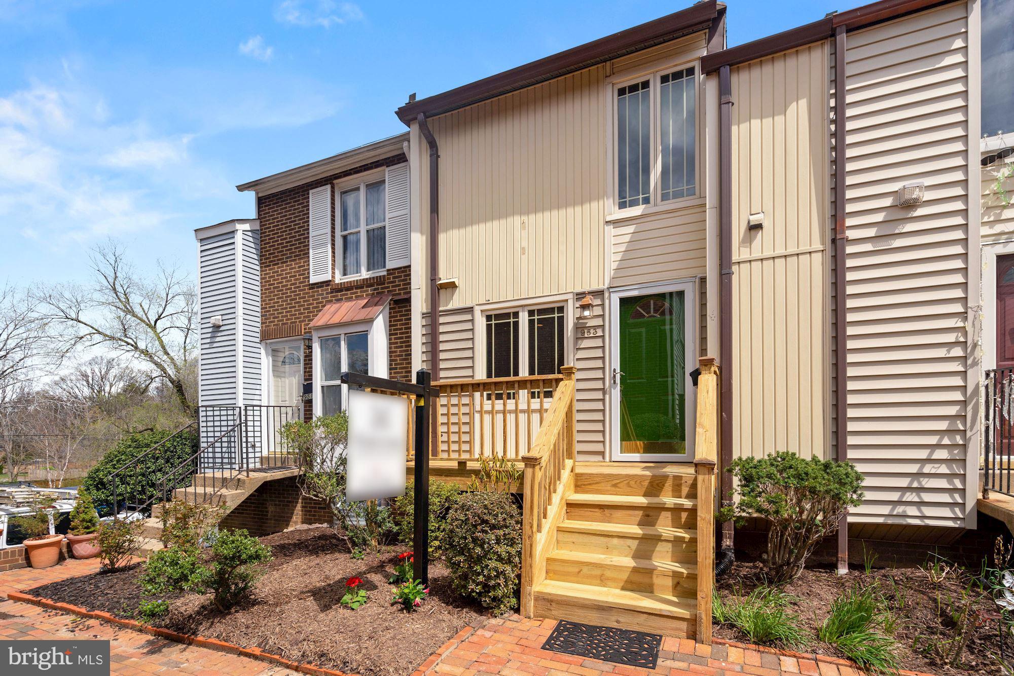 LAUREL GREEN - Residential Lease