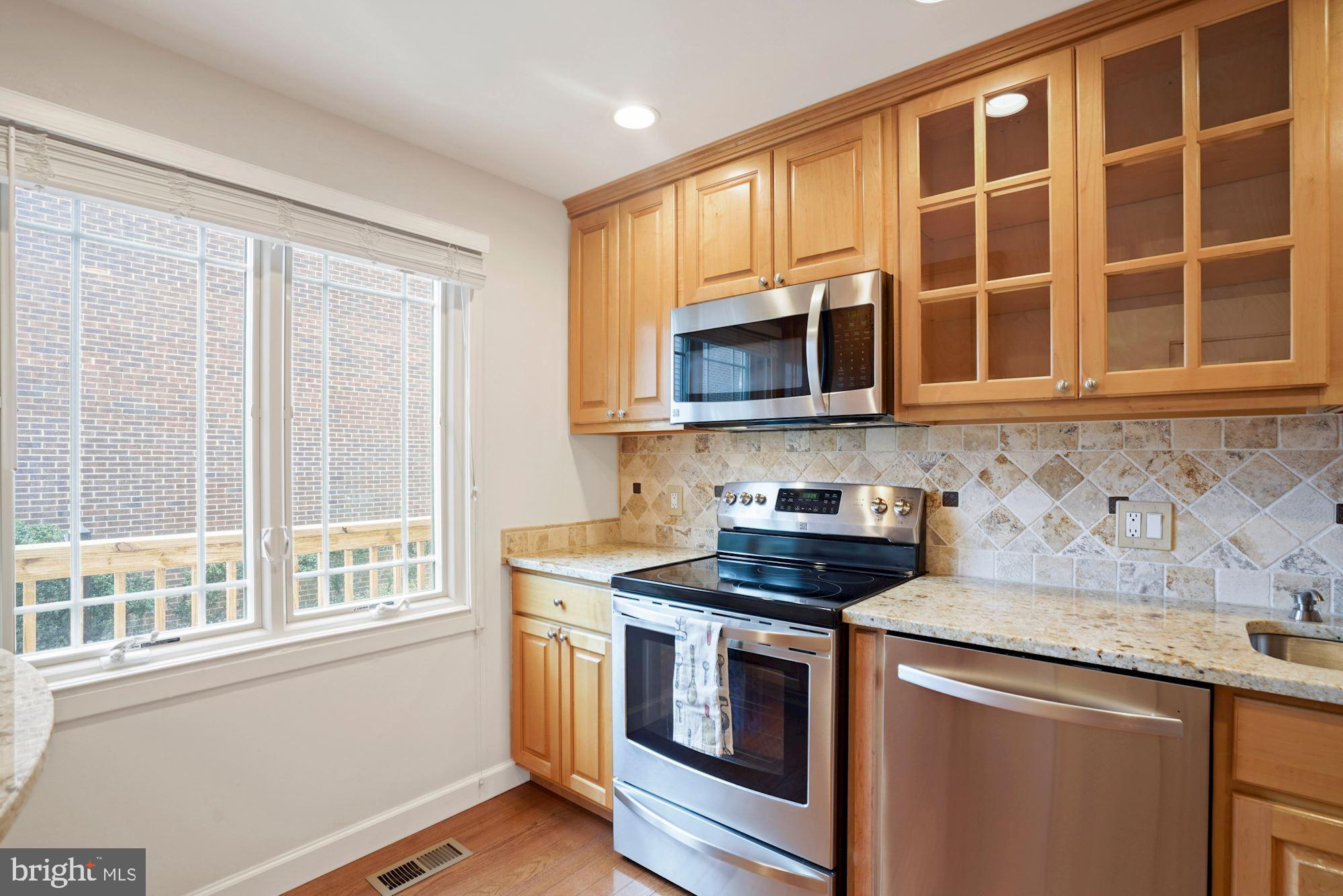 LAUREL GREEN - Residential Lease