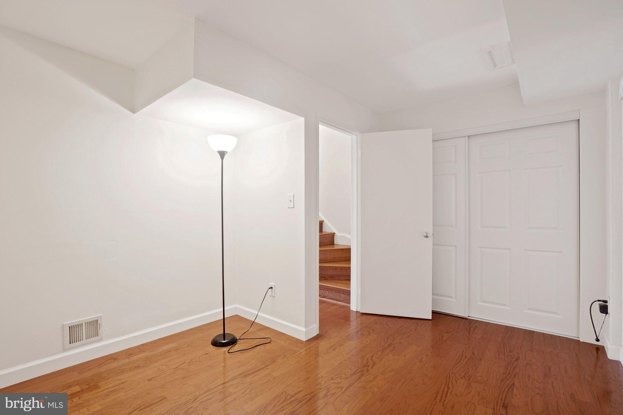 LAUREL GREEN - Residential Lease